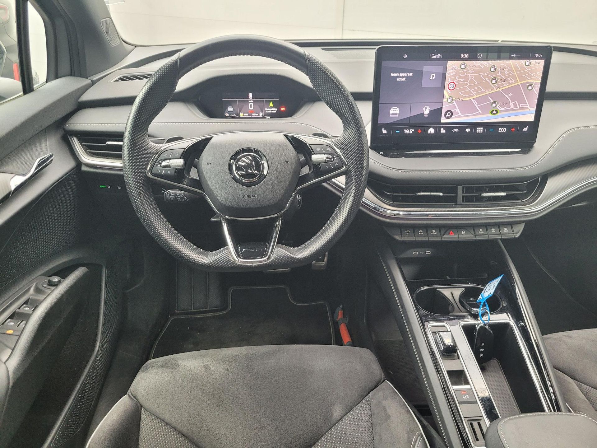 Skoda EnyaqiV met kenteken P-137-KL – autofoto 3