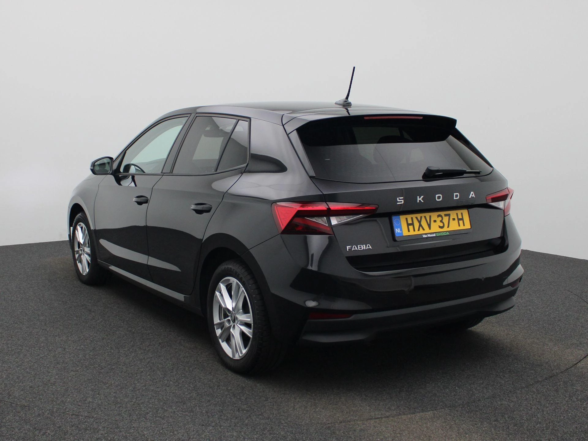 Skoda Fabia met kenteken HXV-37-H – autofoto 3