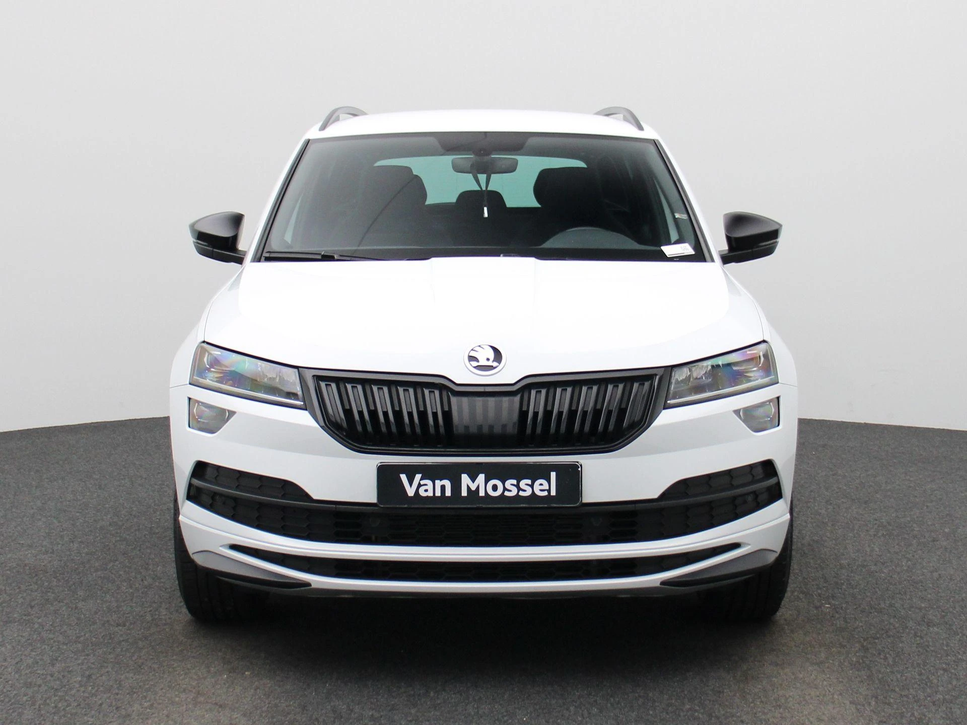 Skoda Karoq met kenteken 45100 – autofoto 4