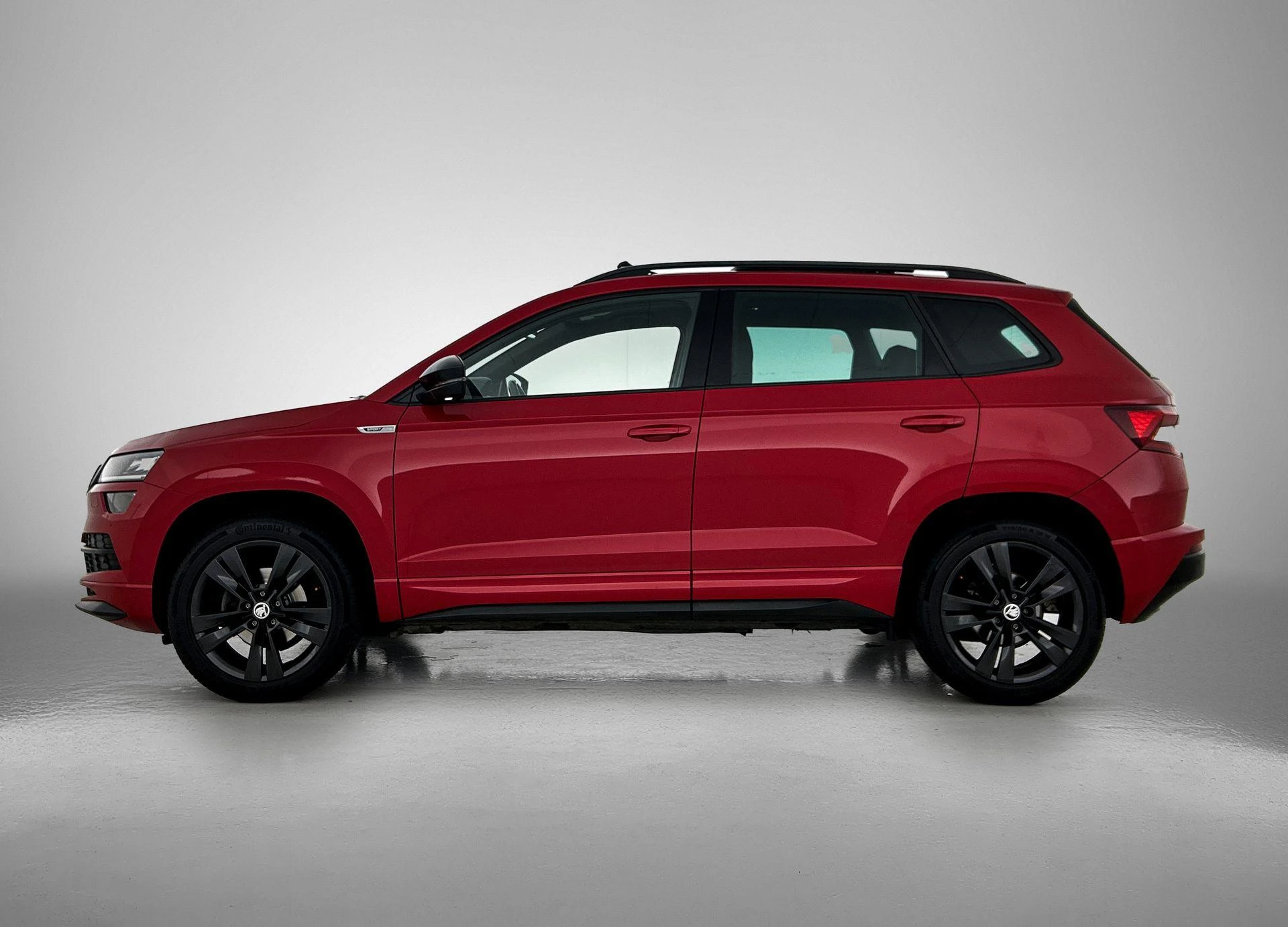 Skoda Karoq met kenteken 66100 – autofoto 4