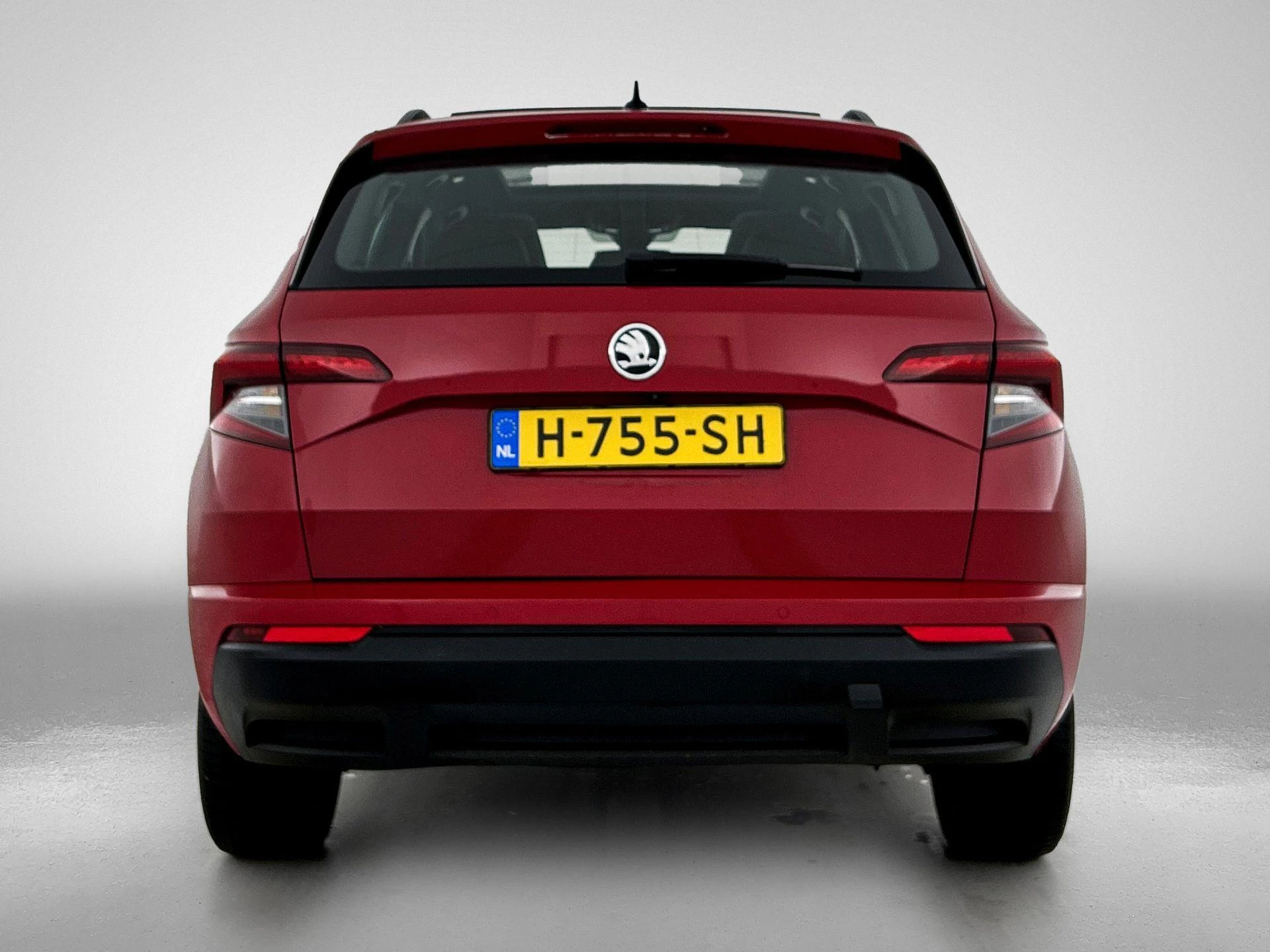 Skoda Karoq met kenteken 66100 – autofoto 5