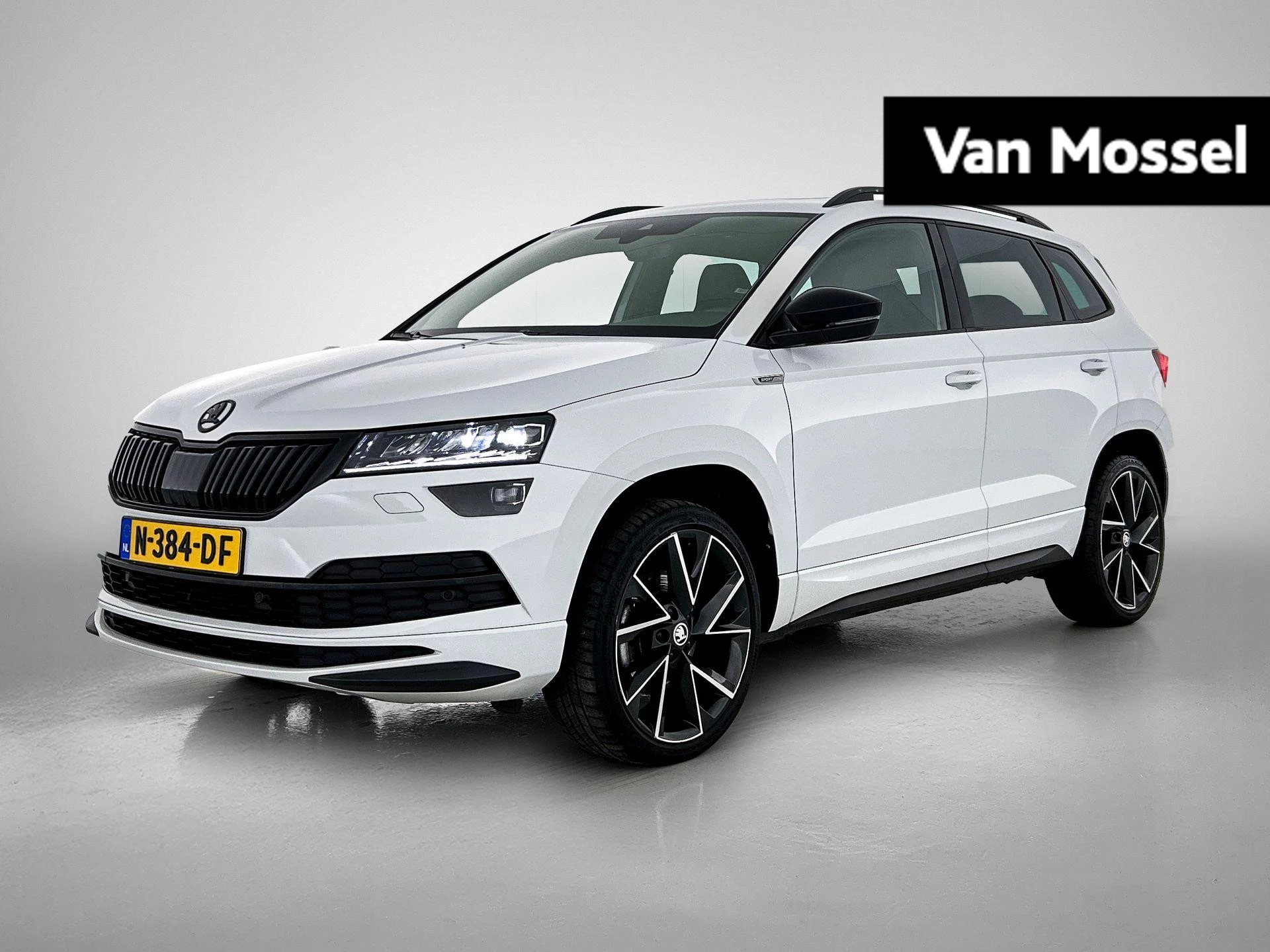Skoda Karoq met kenteken N-384-DF – autofoto 2