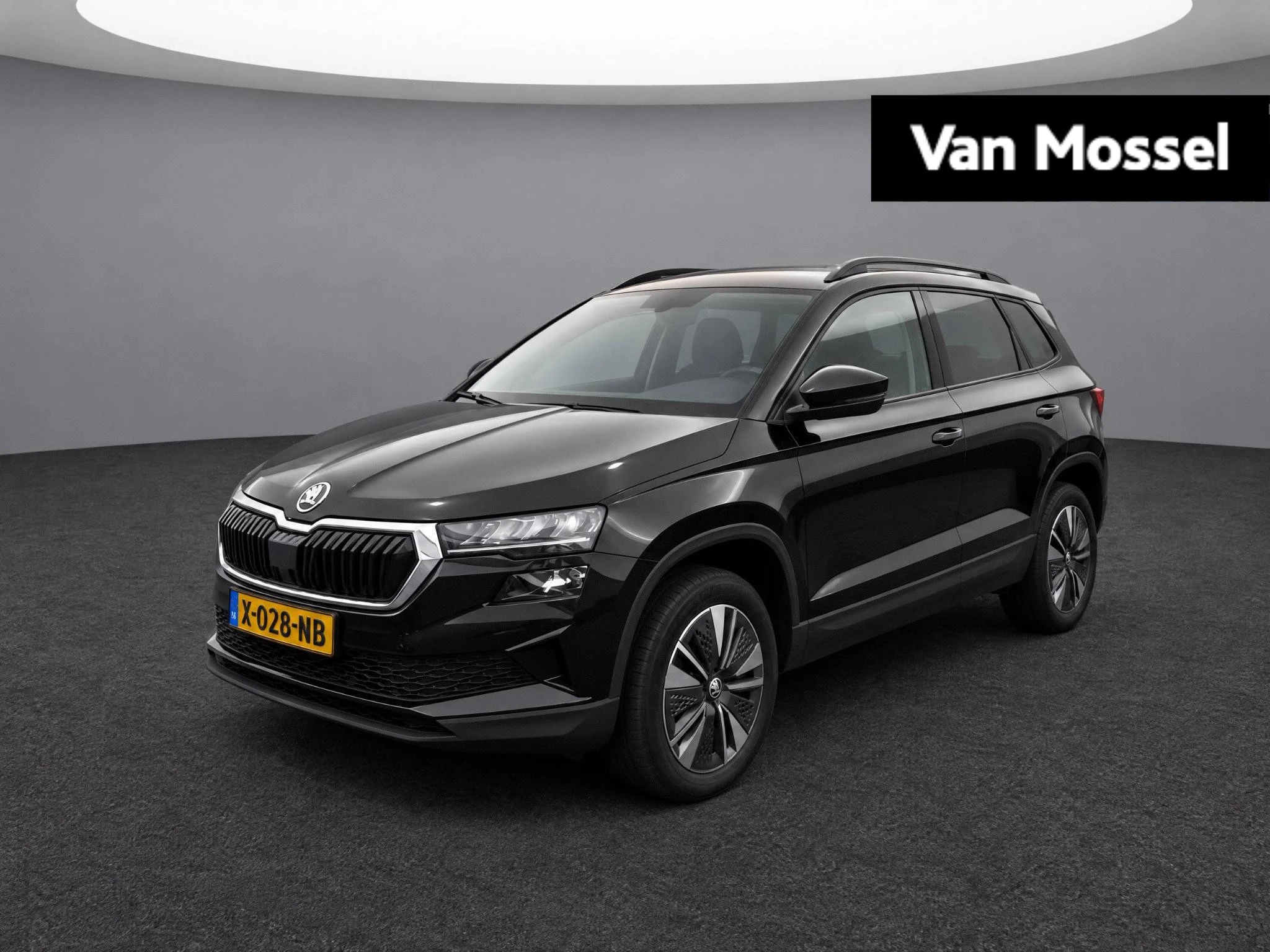 Skoda Karoq met kenteken X-028-NB – autofoto 2