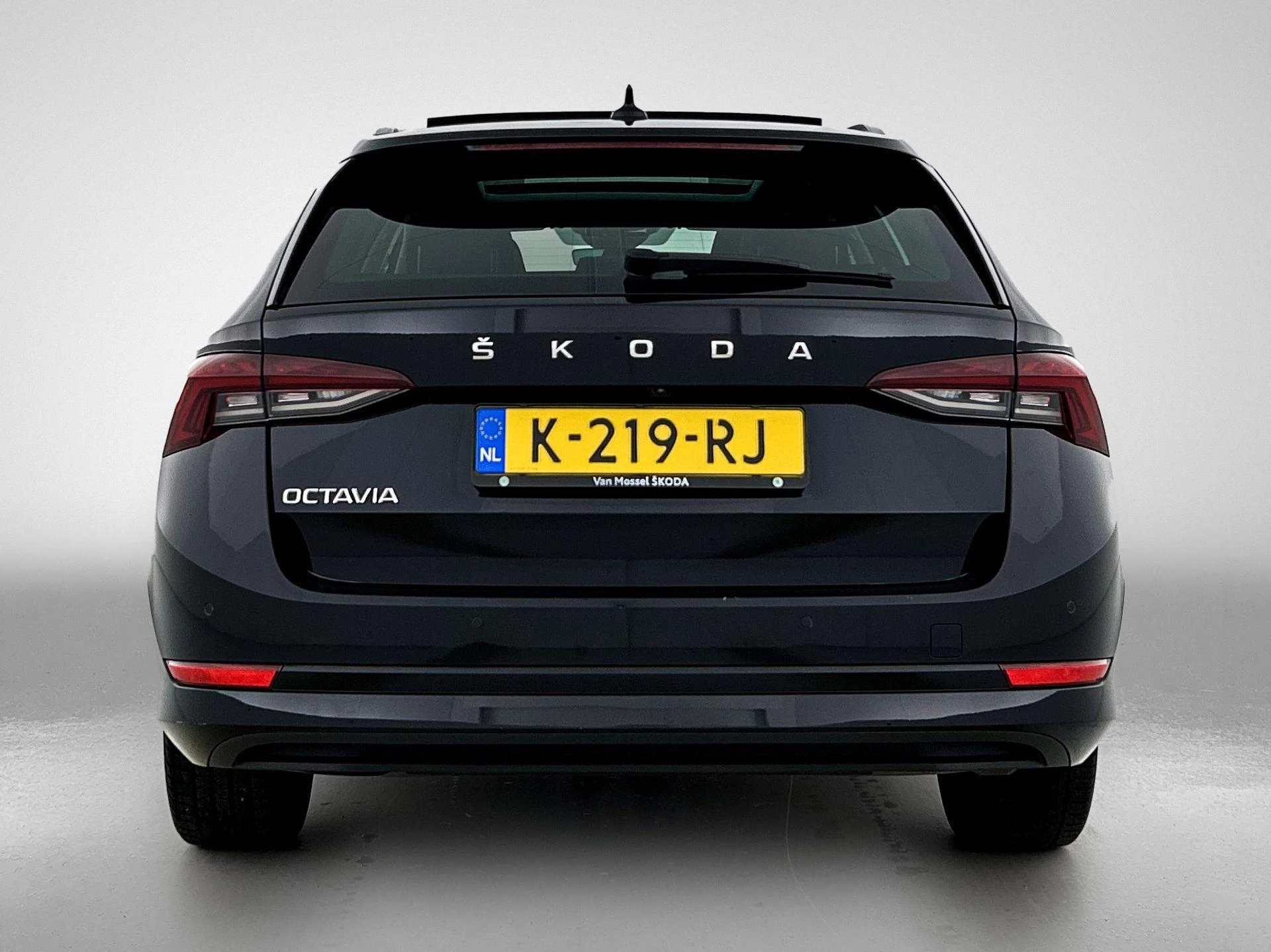 Skoda Octavia met kenteken K-219-RJ – autofoto 5