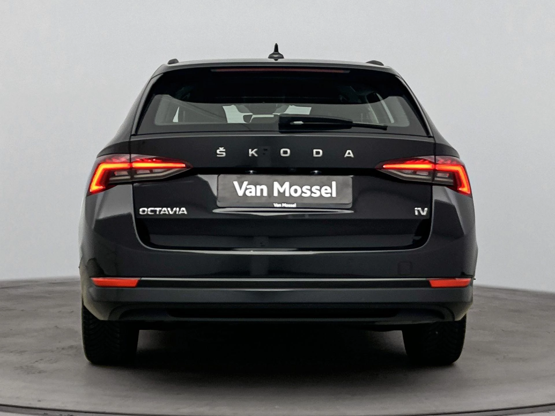 Skoda Octavia met kenteken KJS-20-Z – autofoto 5