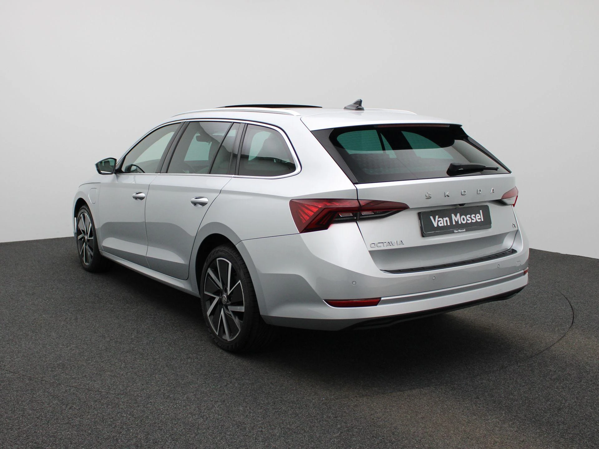 Skoda Octavia met kenteken KVD-10-D – autofoto 3