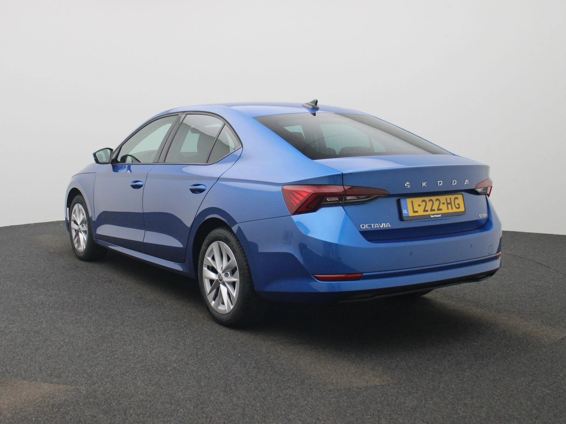 Skoda Octavia met kenteken L-222-HG – autofoto 3