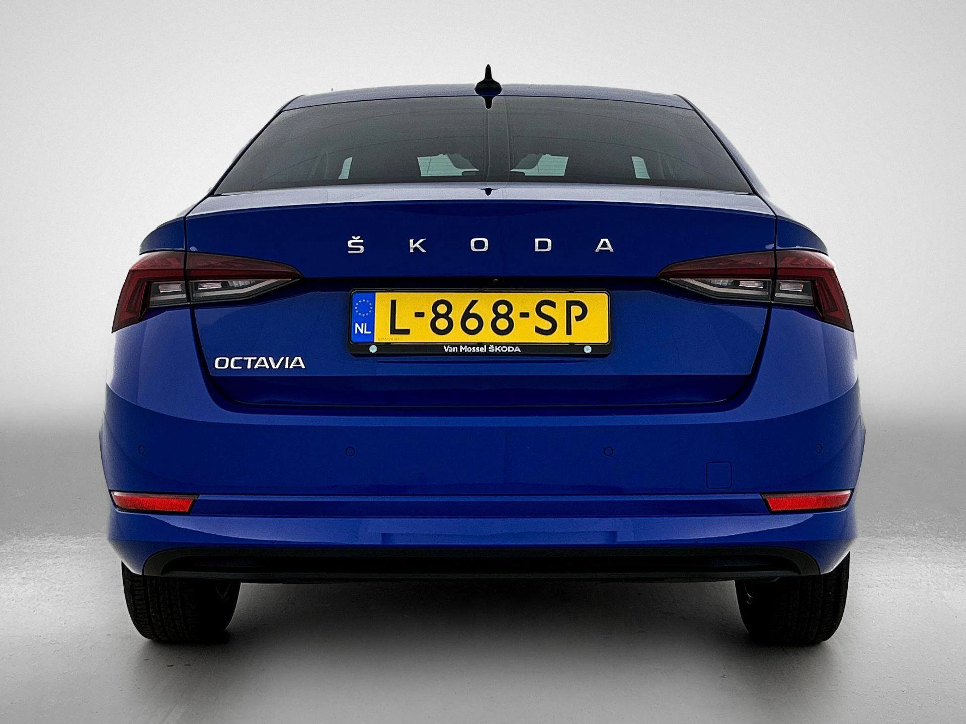 Skoda Octavia met kenteken L-868-SP – autofoto 5