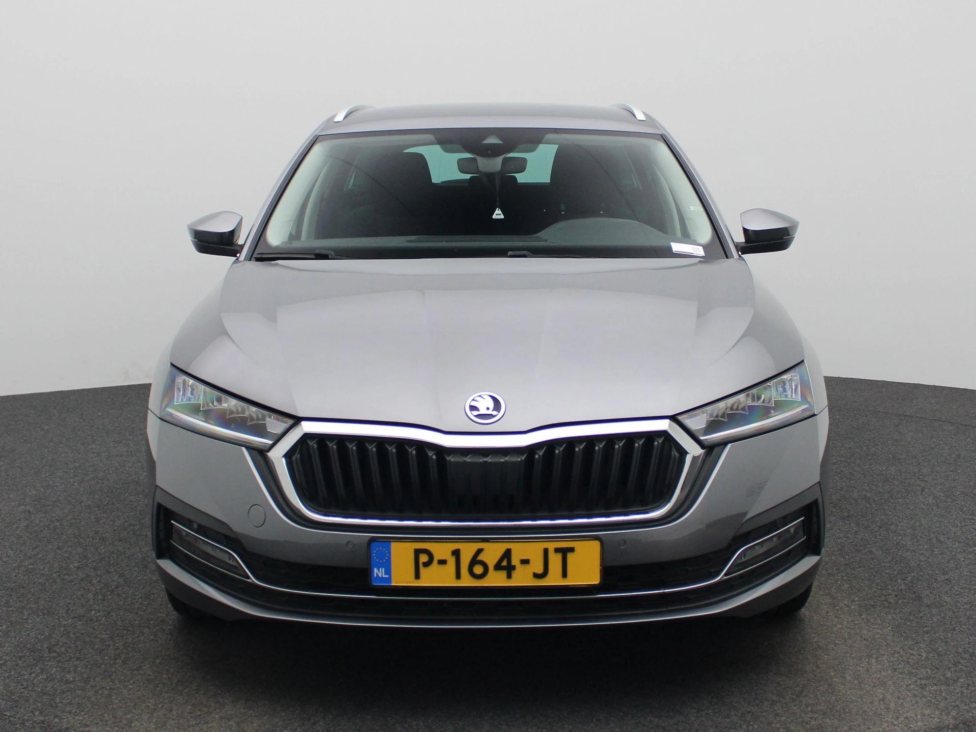 Skoda Octavia met kenteken P-164-JT – autofoto 4