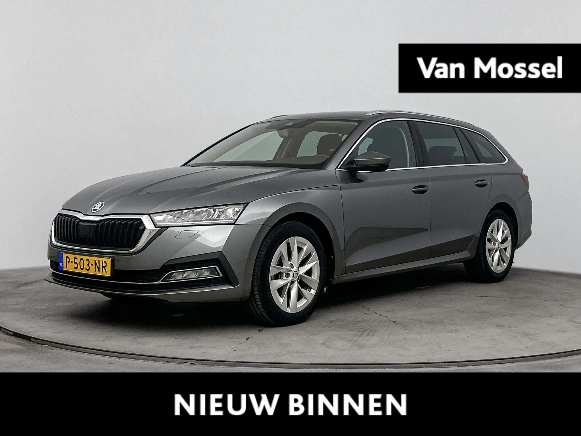 Skoda Octavia met kenteken P-503-NR – autofoto 2