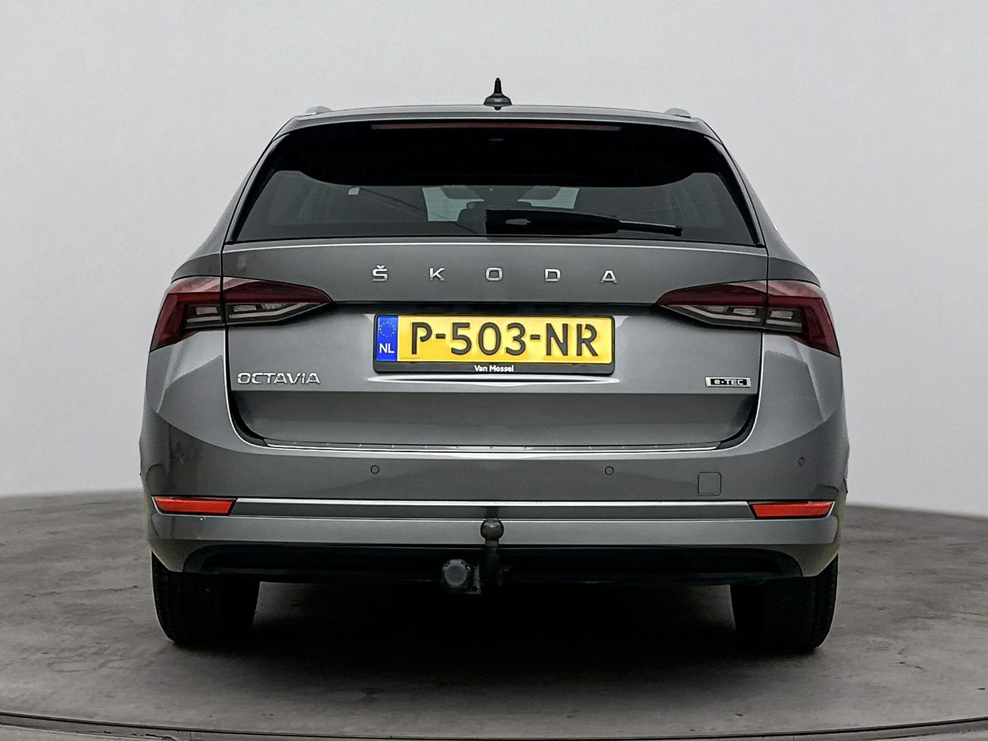 Skoda Octavia met kenteken P-503-NR – autofoto 5