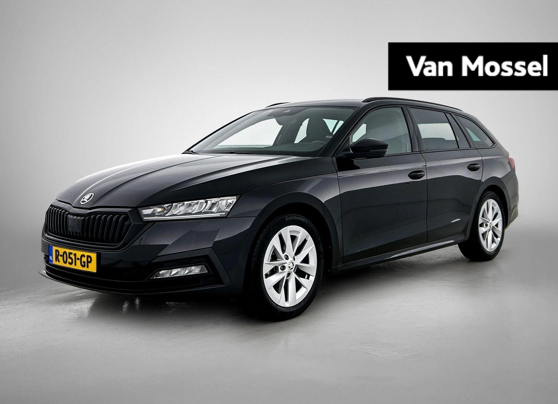 Skoda Octavia met kenteken R-051-GP – autofoto 2