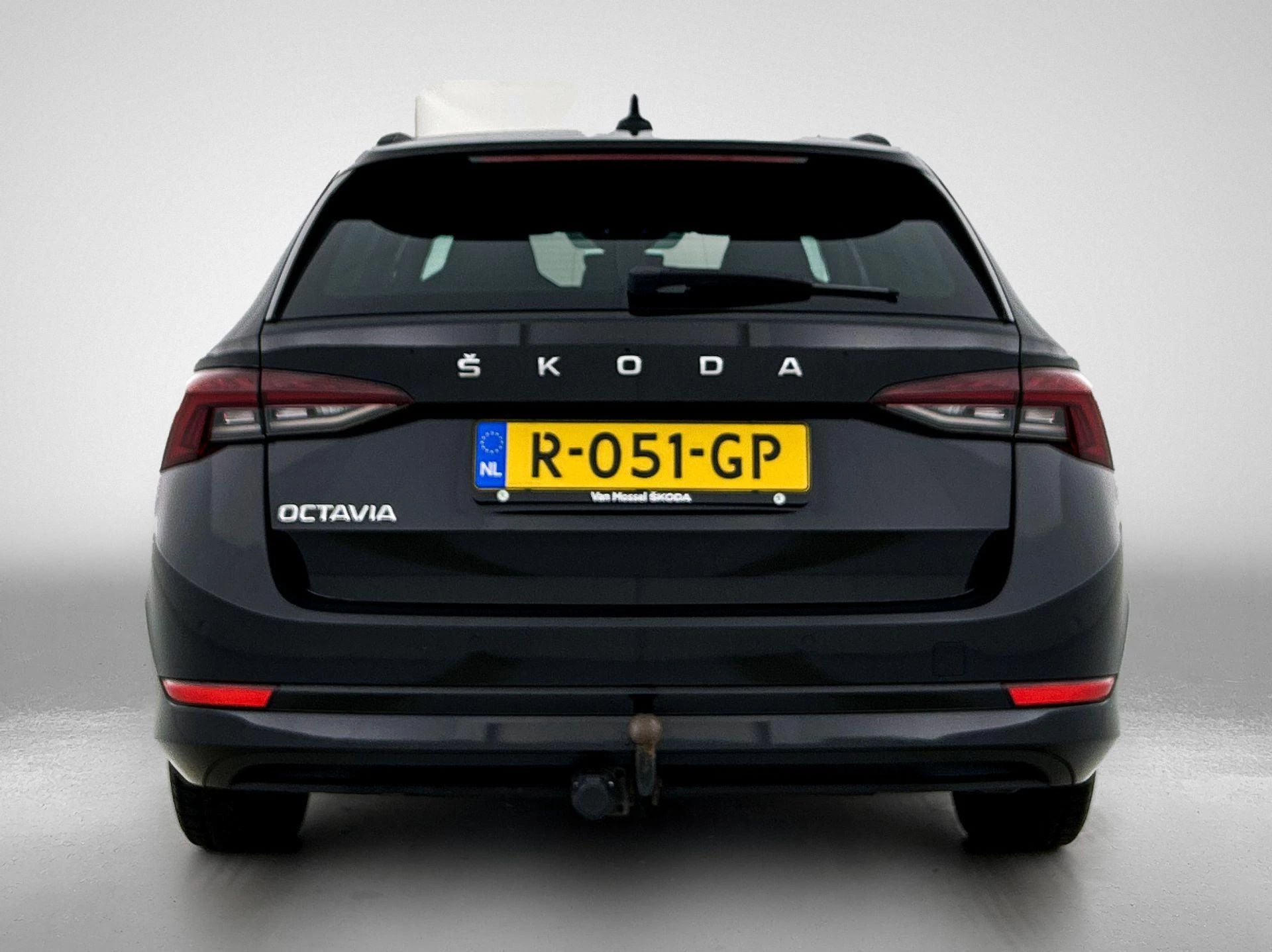 Skoda Octavia met kenteken R-051-GP – autofoto 5
