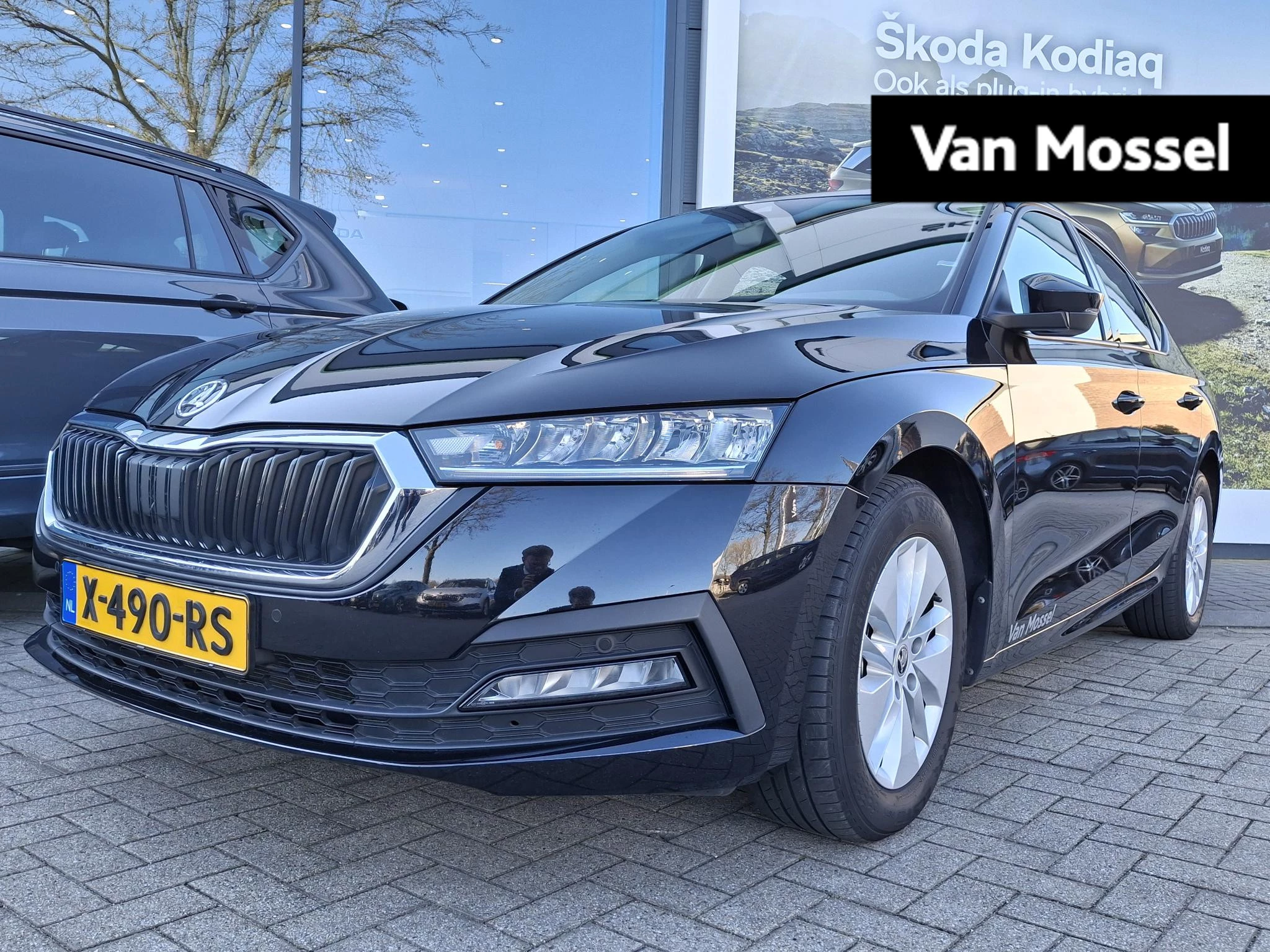 Skoda Octavia met kenteken X-490-RS – autofoto 2