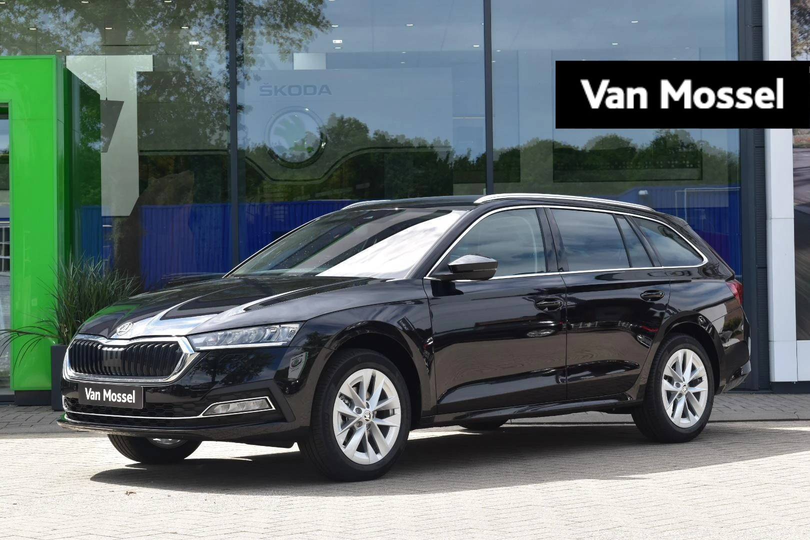 Skoda Octavia met kenteken X-571-ZH – autofoto 2