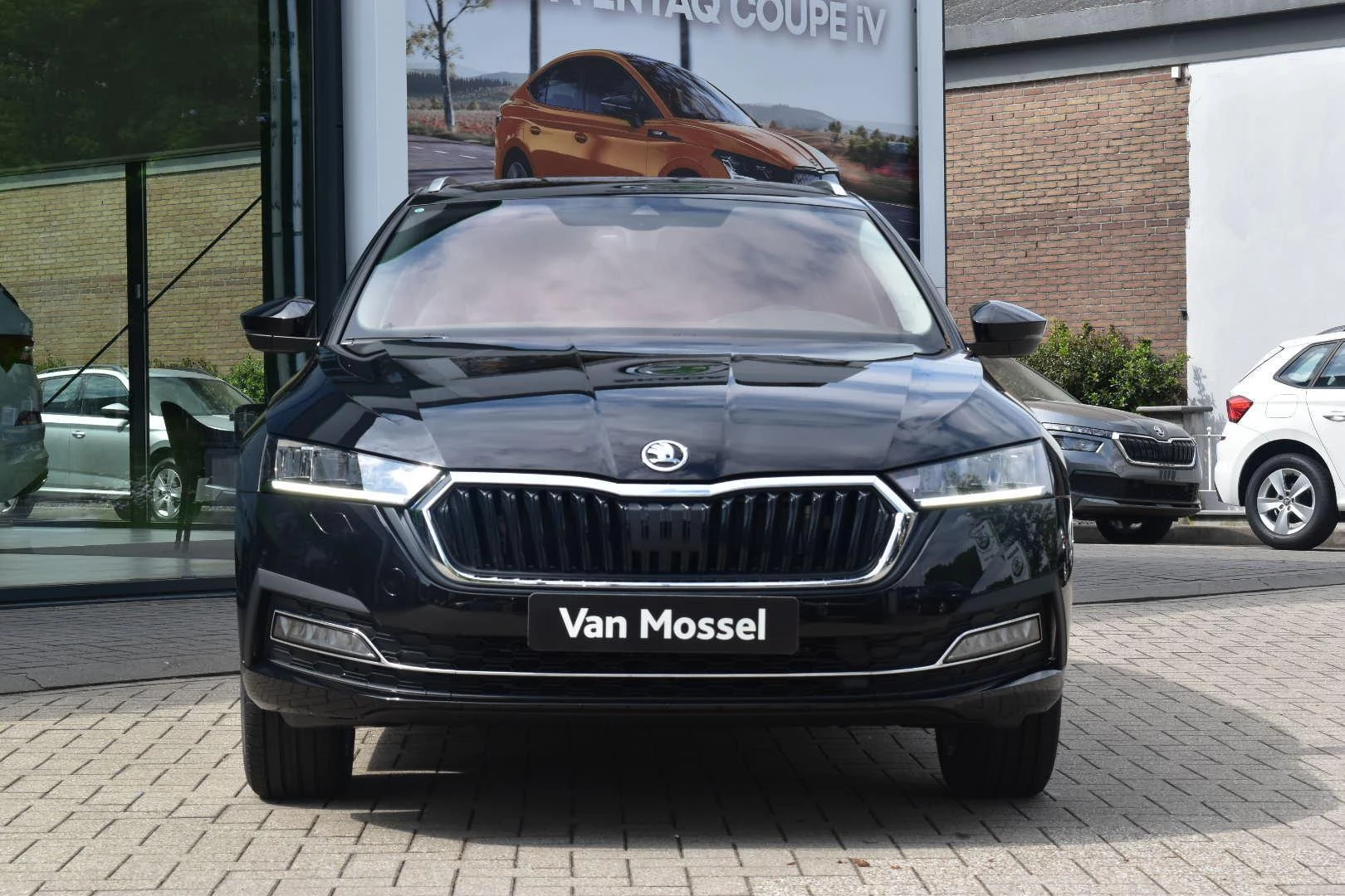 Skoda Octavia met kenteken X-571-ZH – autofoto 4