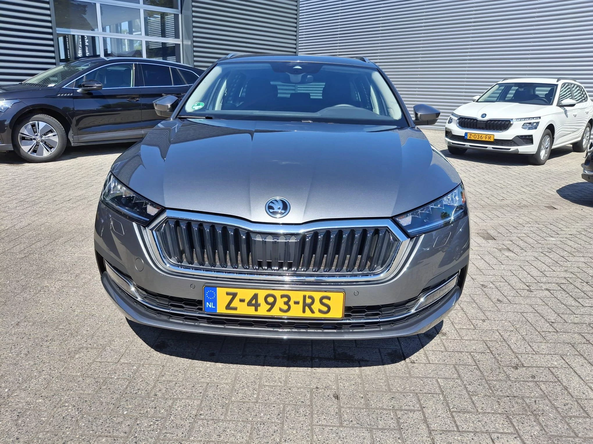 Skoda Octavia met kenteken Z-493-RS – autofoto 4