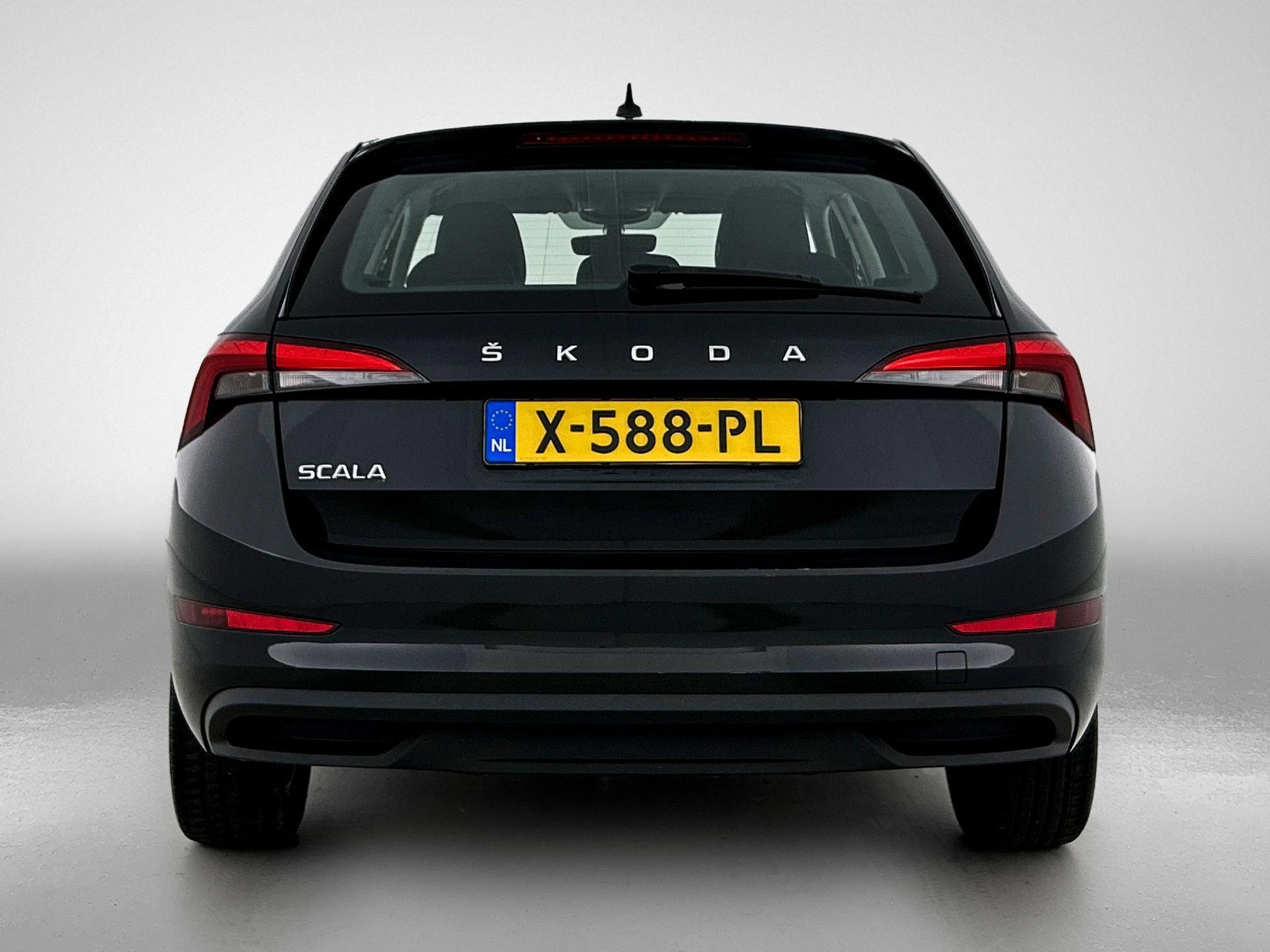 Skoda Scala met kenteken X-588-PL – autofoto 5