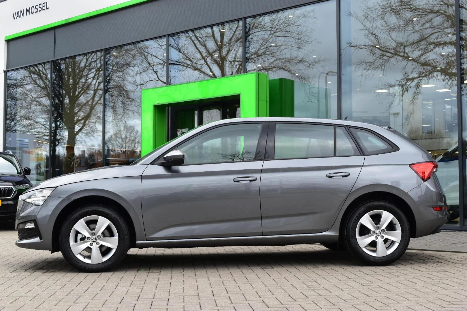 Skoda Scala met kenteken Z-479-RS – autofoto 5