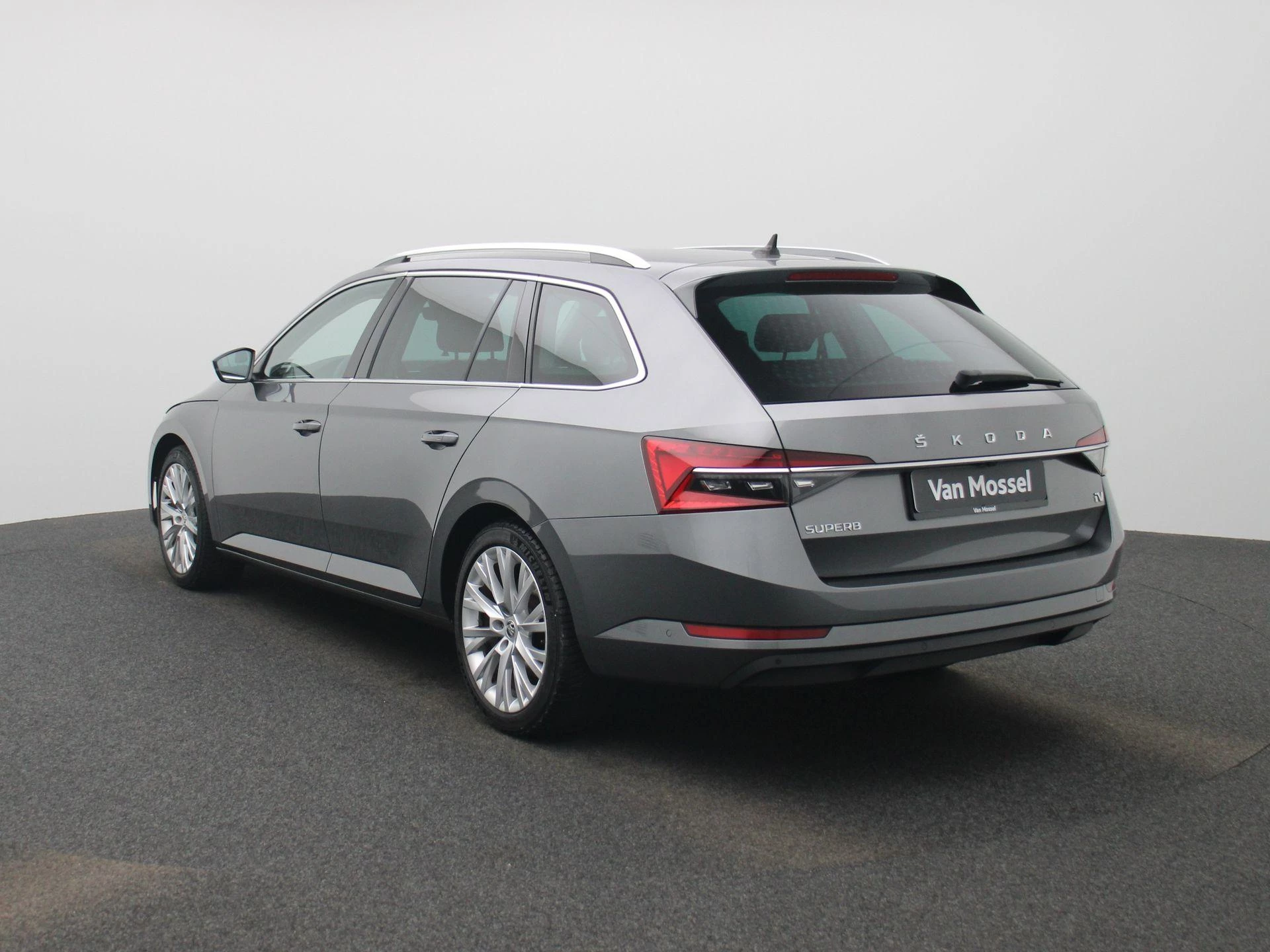 Skoda Superb met kenteken 55 – autofoto 3