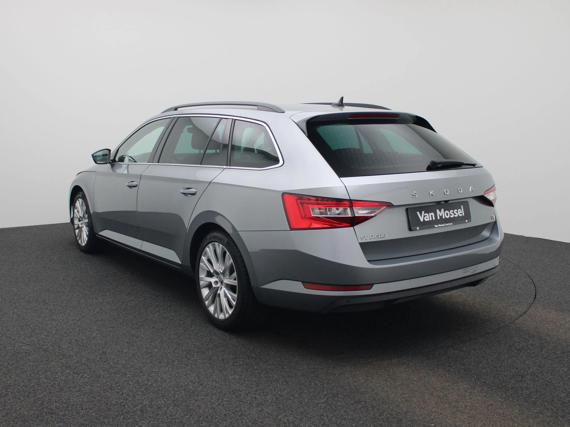 Skoda Superb met kenteken 55 – autofoto 4