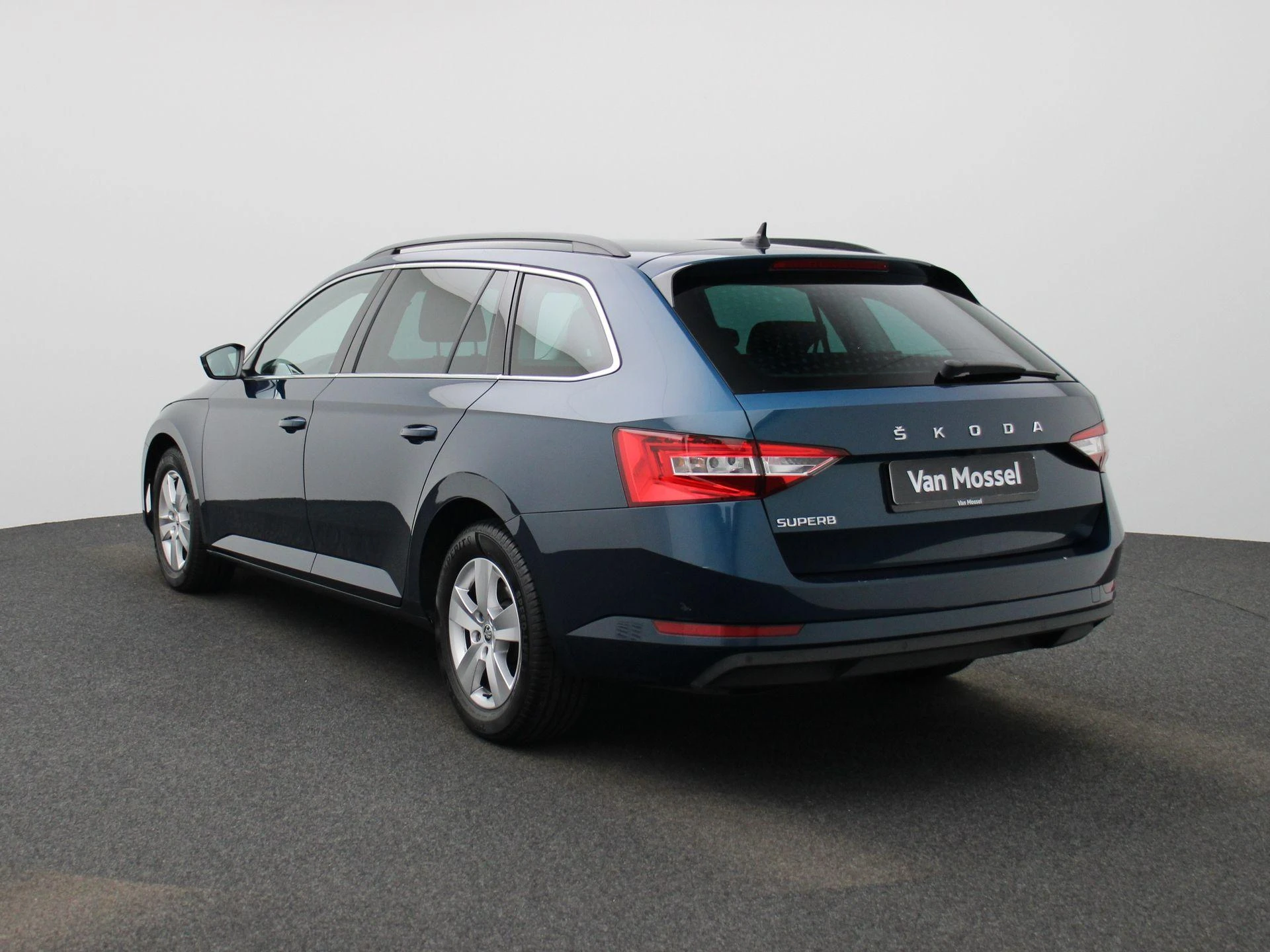 Skoda Superb met kenteken KVL-35-T – autofoto 3