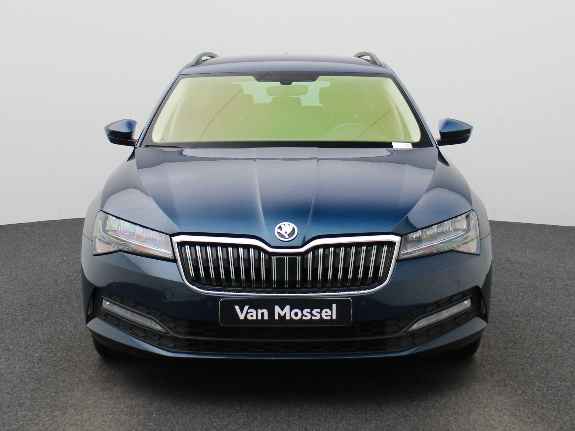 Skoda Superb met kenteken KVL-35-T – autofoto 4