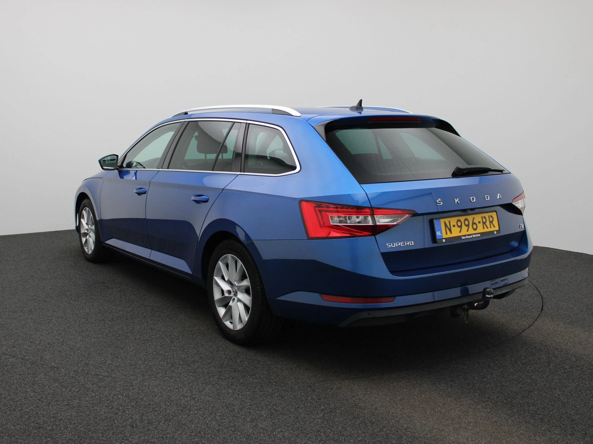 Skoda Superb met kenteken N-996-RR – autofoto 3