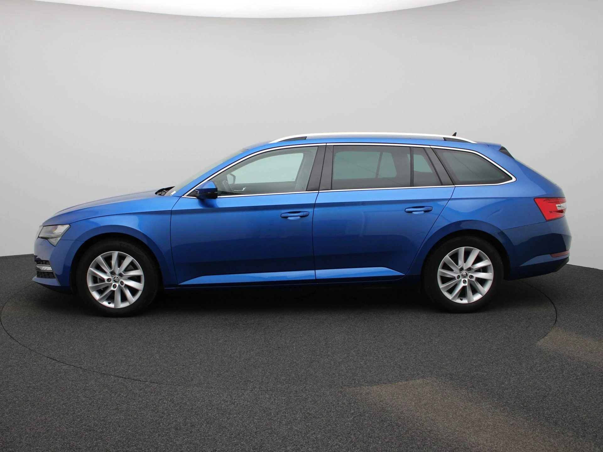 Skoda Superb met kenteken N-996-RR – autofoto 5