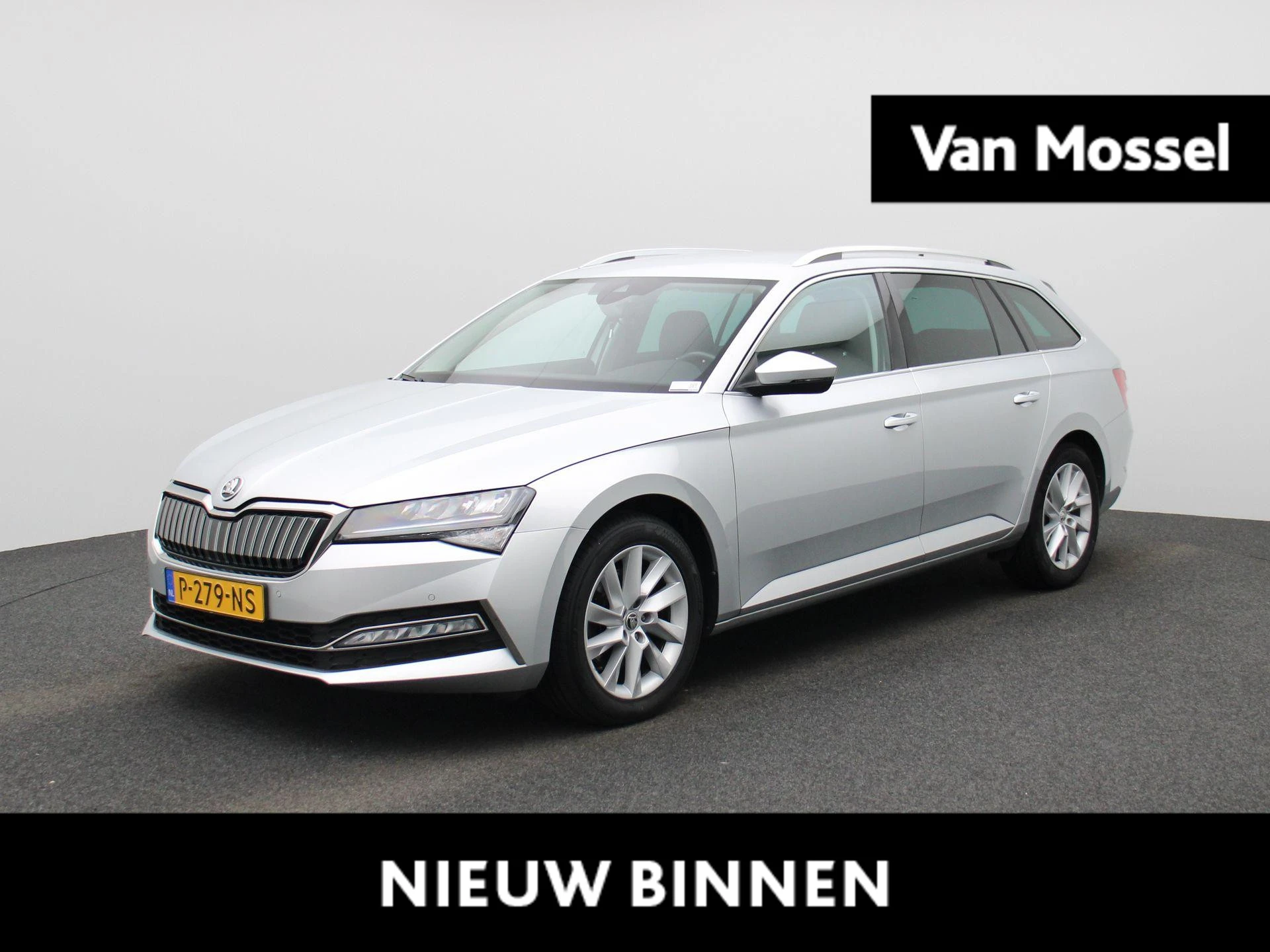 Skoda Superb met kenteken P-279-NS – autofoto 2