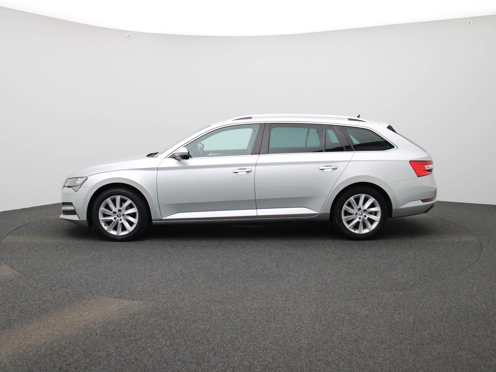 Skoda Superb met kenteken P-279-NS – autofoto 5