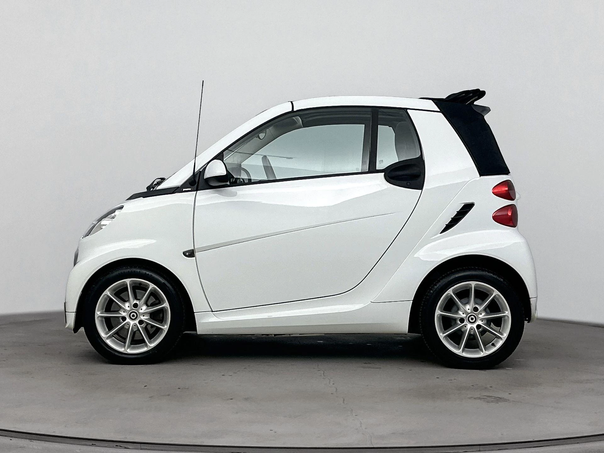 Smart Fortwo met kenteken 64100 – autofoto 4