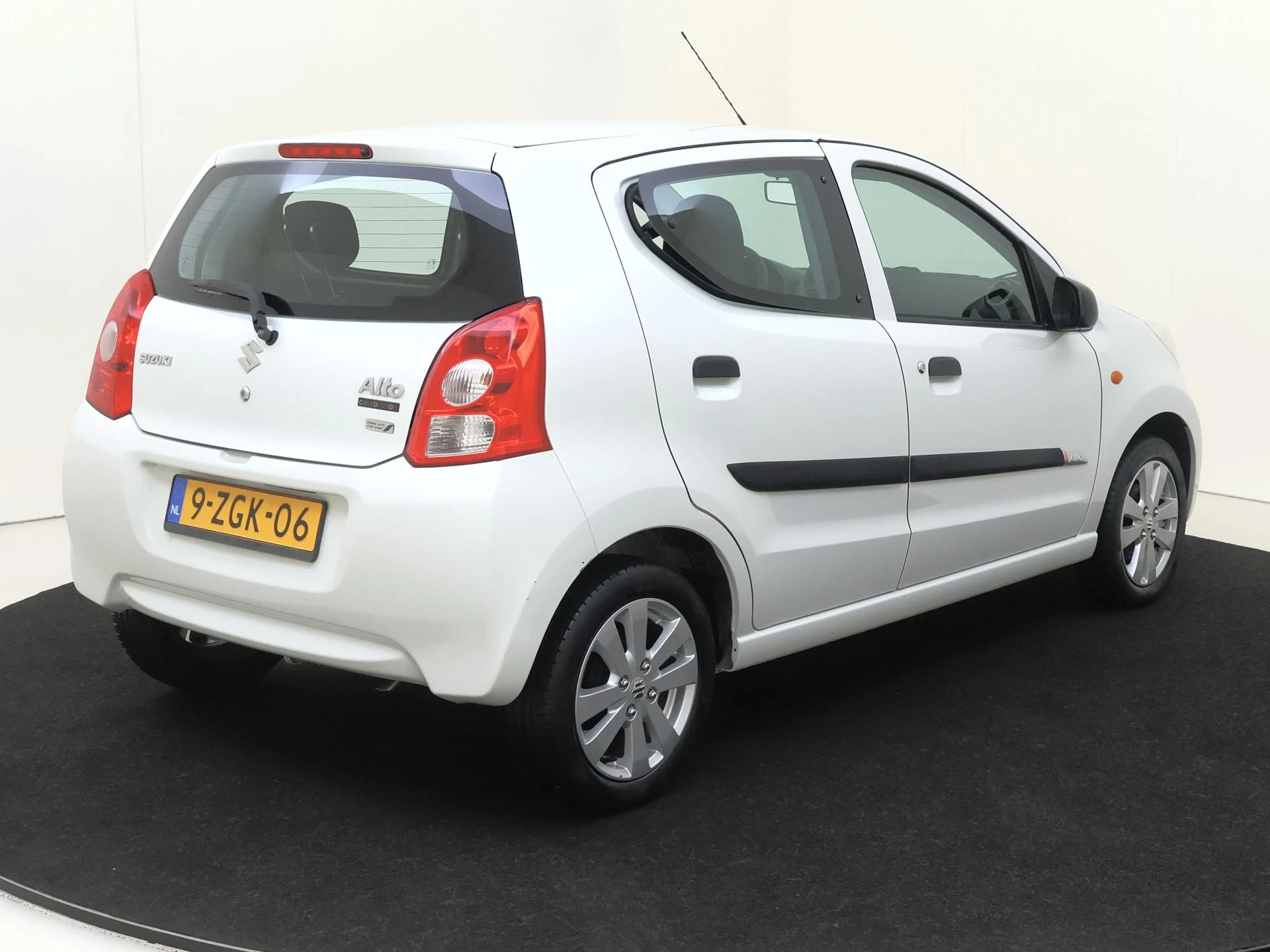 Suzuki Alto met kenteken 49100 – autofoto 5