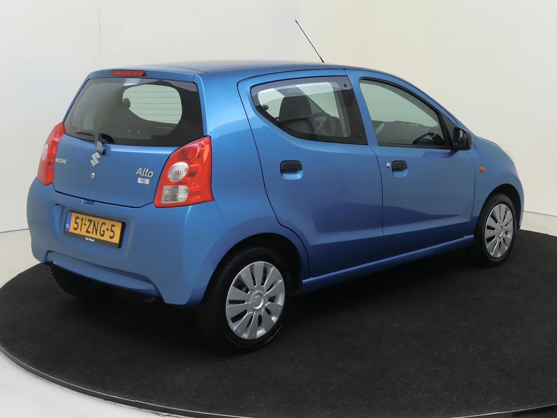 Suzuki Alto met kenteken 52100 – autofoto 5