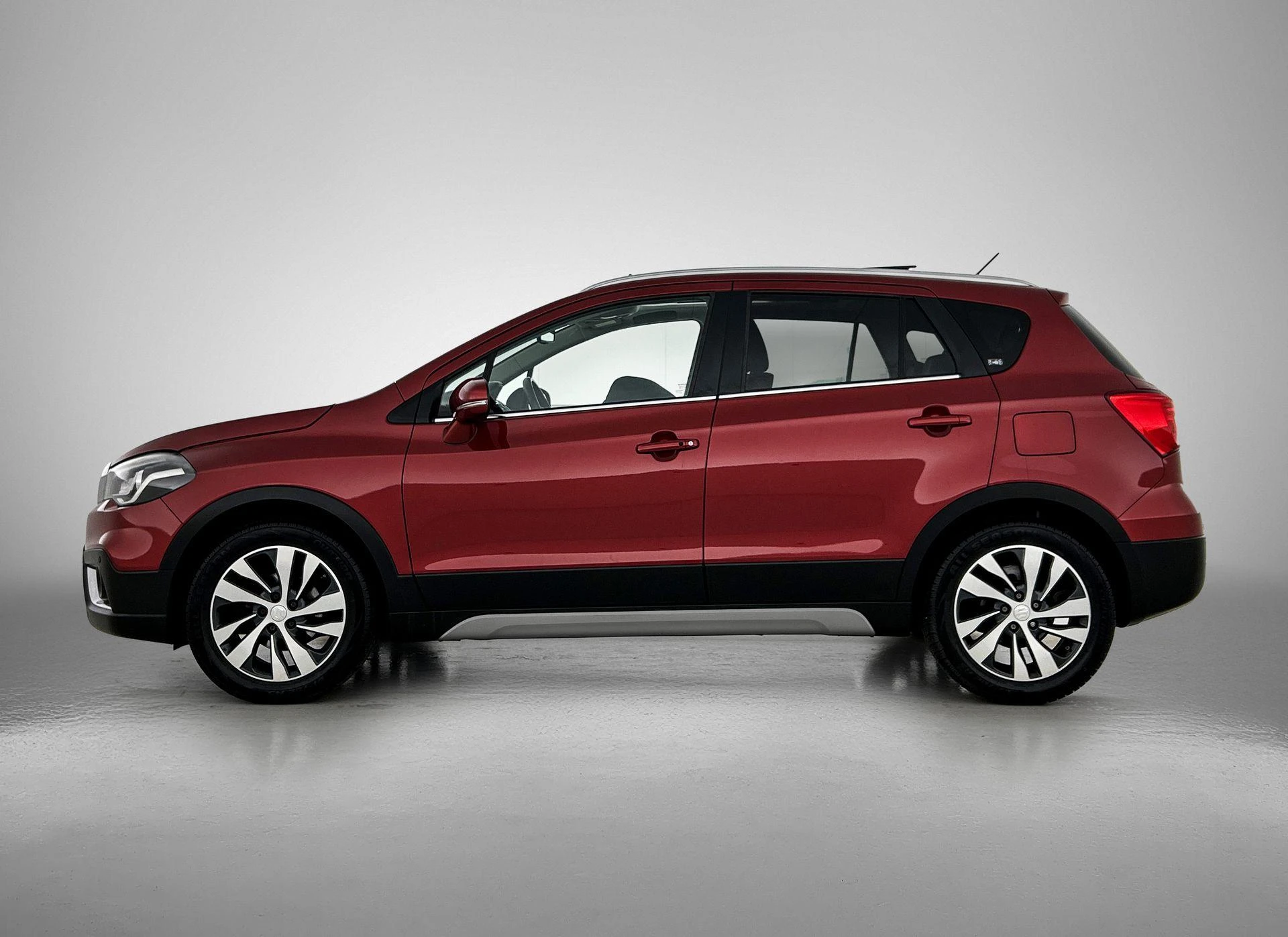Suzuki S-Cross met kenteken 50100 – autofoto 4