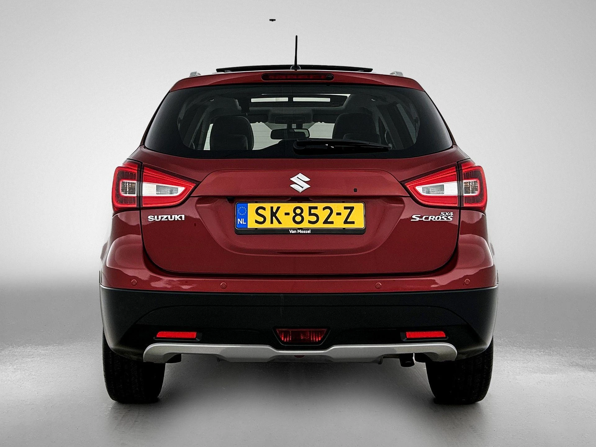 Suzuki S-Cross met kenteken 50100 – autofoto 5