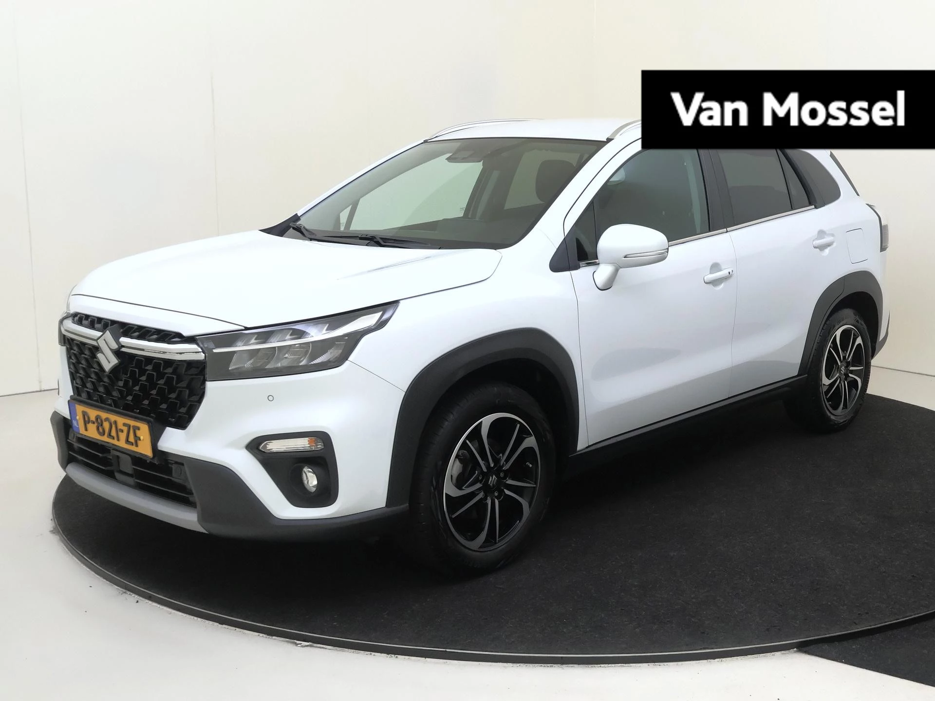 Suzuki S-Cross met kenteken P-821-ZF – autofoto 2