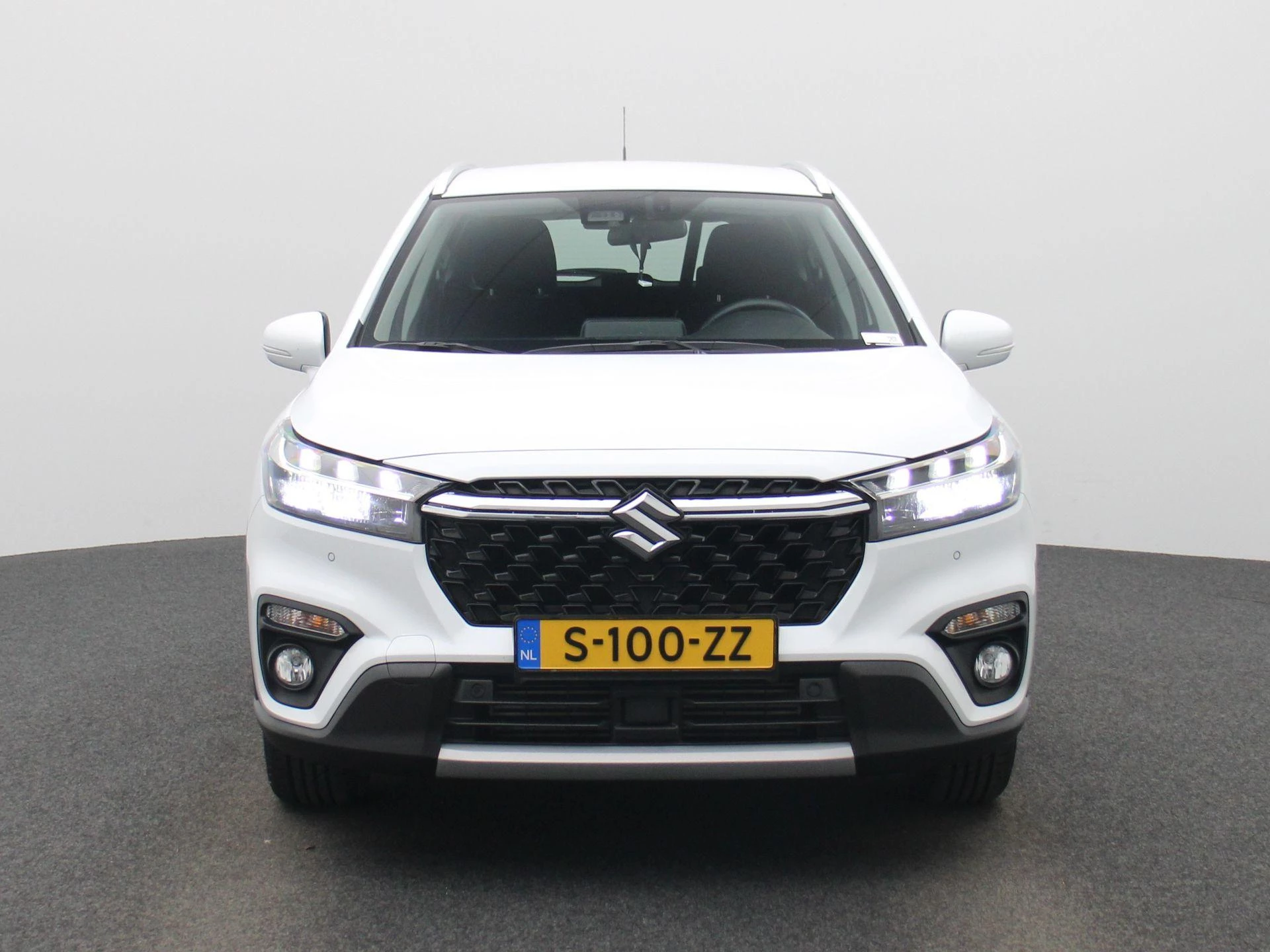 Suzuki S-Cross met kenteken S-100-ZZ – autofoto 4