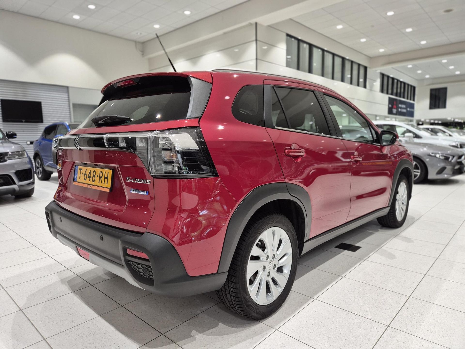 Suzuki S-Cross met kenteken T-648-RH – autofoto 2