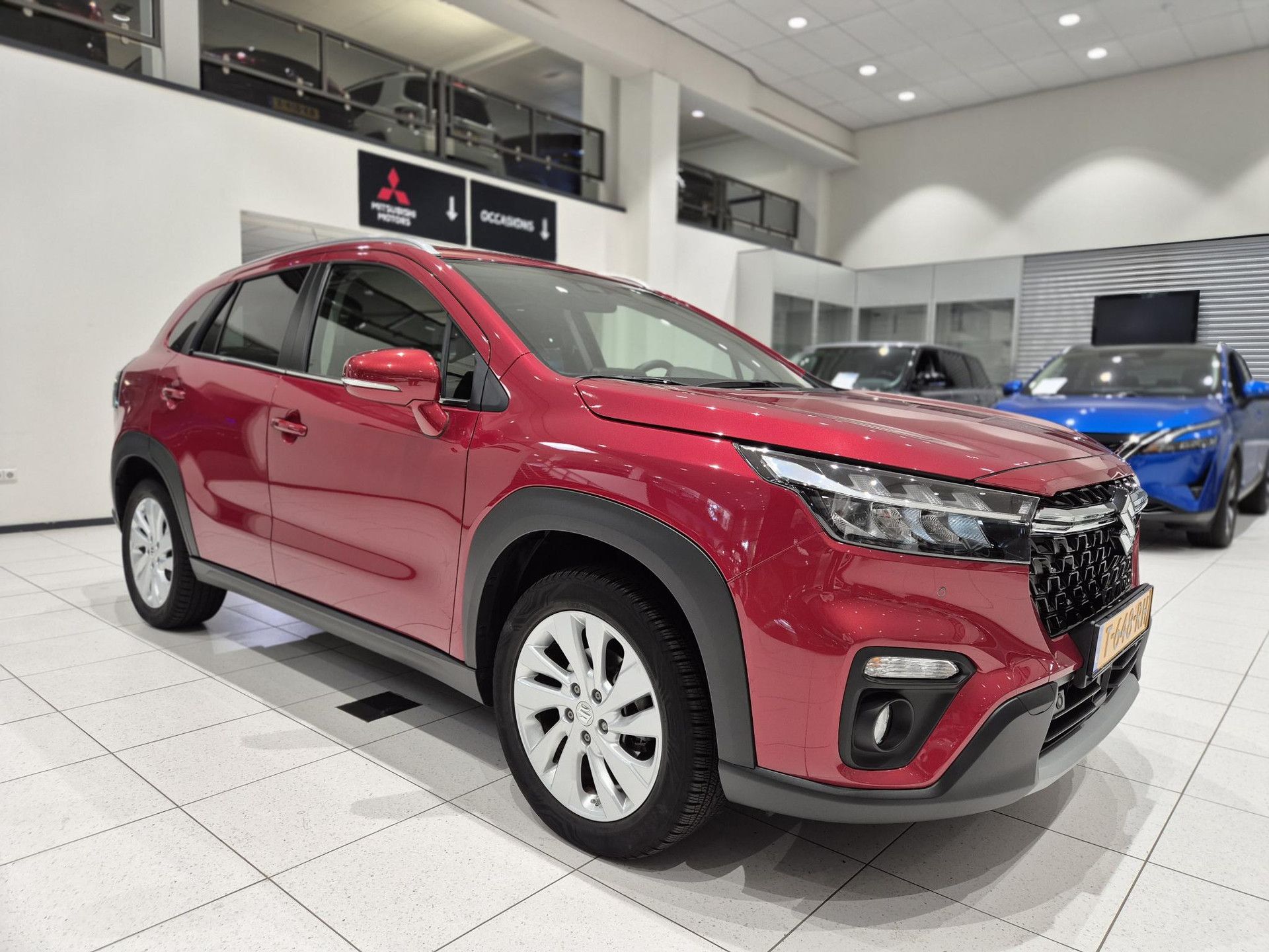 Suzuki S-Cross met kenteken T-648-RH – autofoto 4