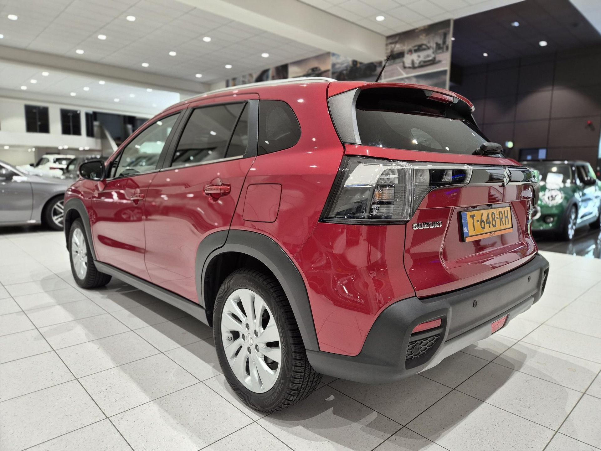 Suzuki S-Cross met kenteken T-648-RH – autofoto 5