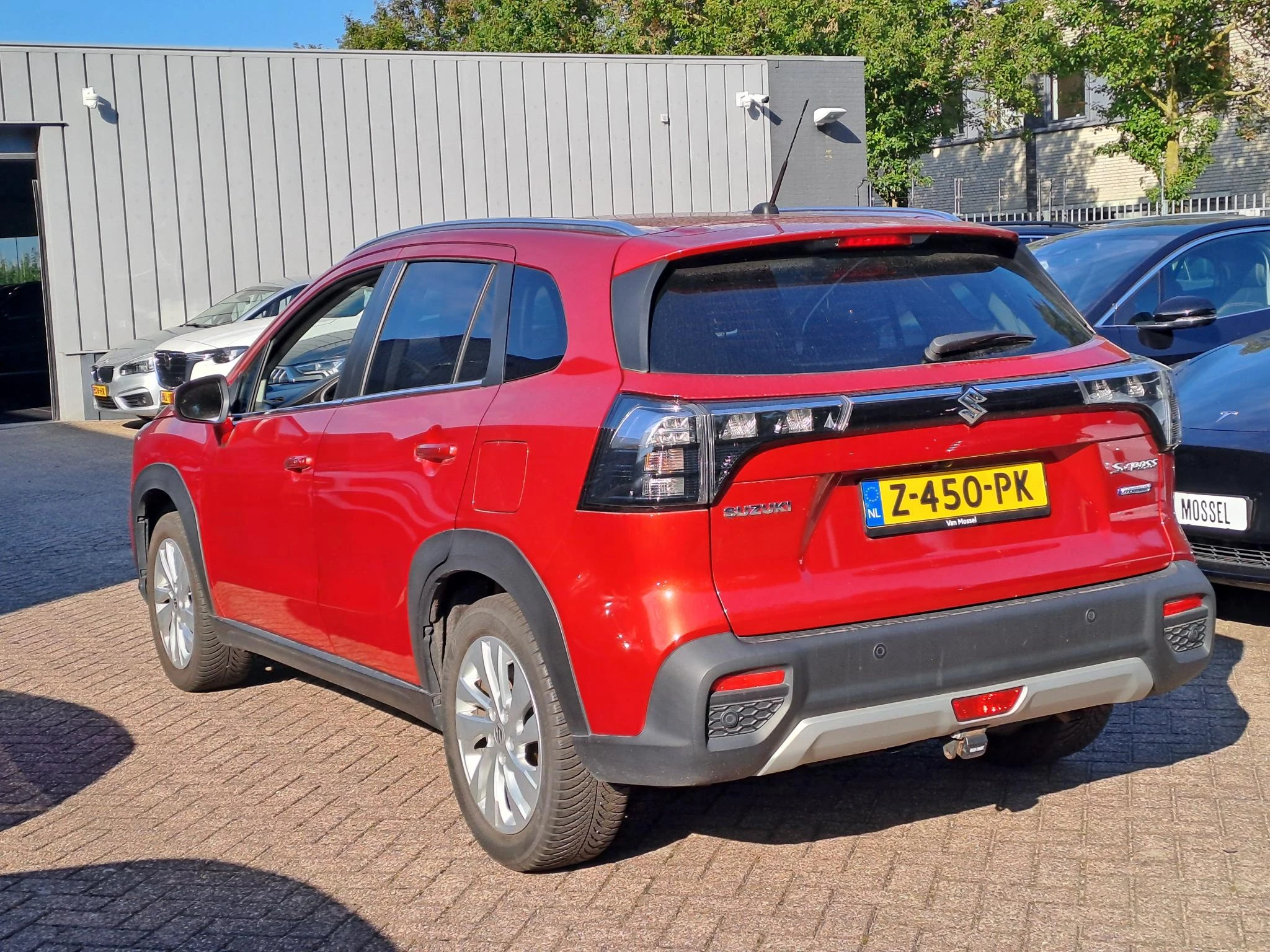 Suzuki S-Cross met kenteken Z-450-PK – autofoto 5