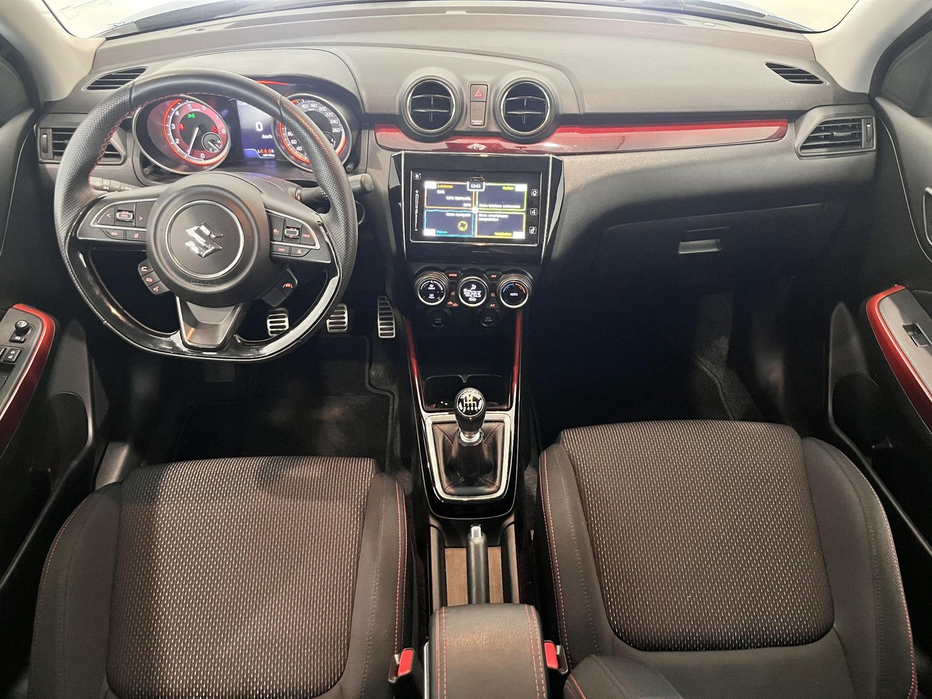 Suzuki Swift met kenteken HTT-86-L – autofoto 3