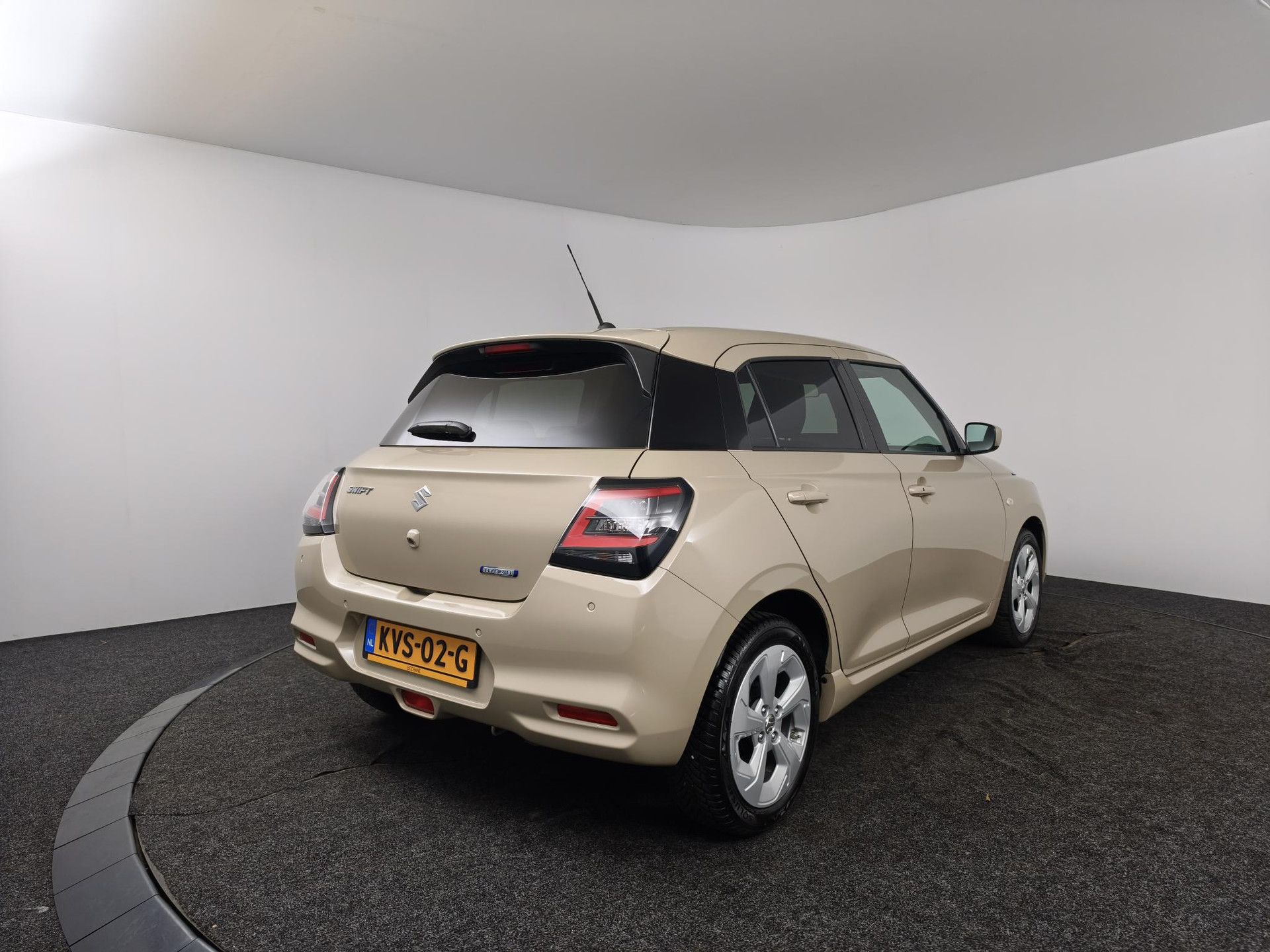 Suzuki Swift met kenteken KVS-02-G – autofoto 2