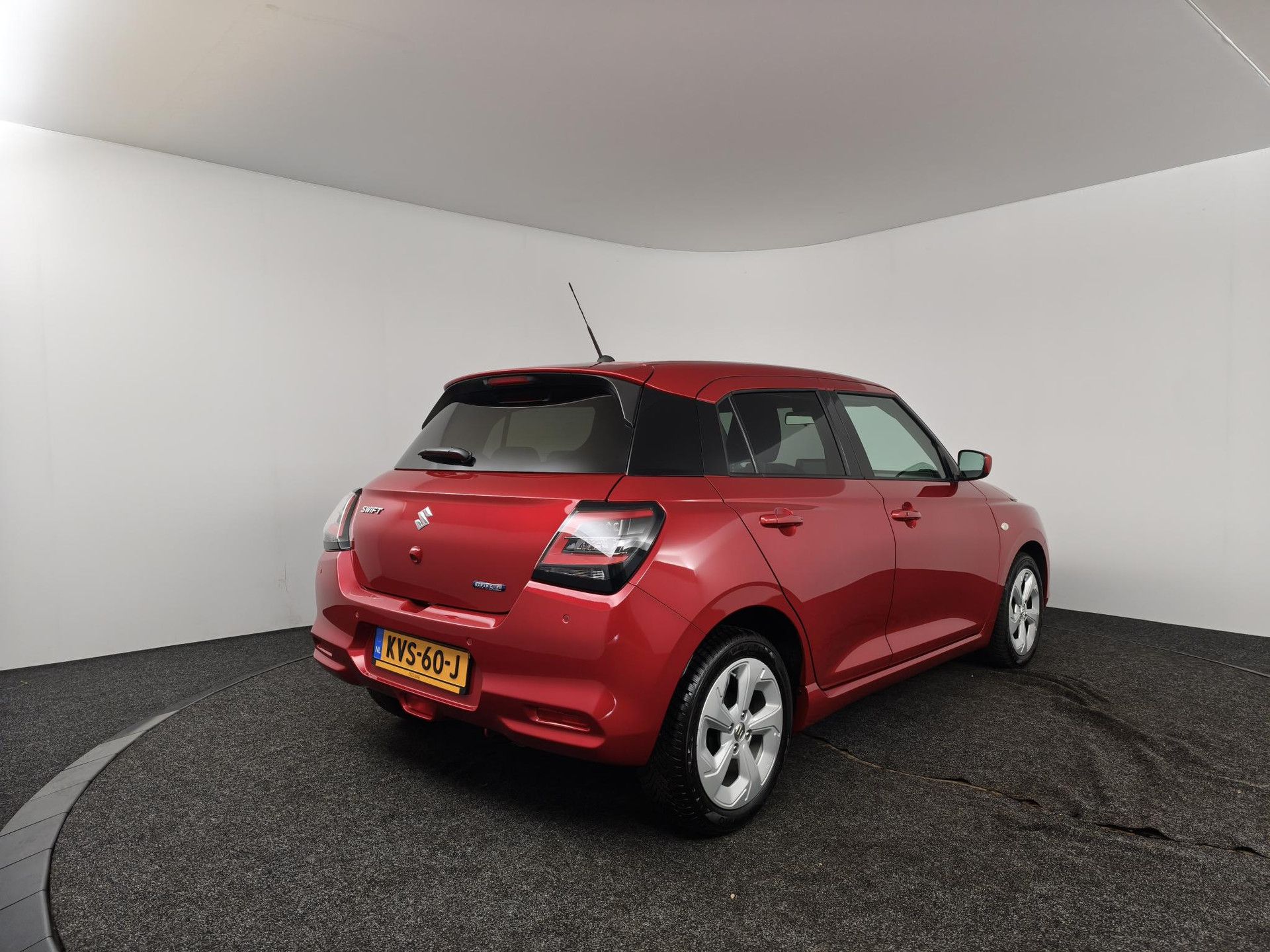 Suzuki Swift met kenteken KVS-60-J – autofoto 2