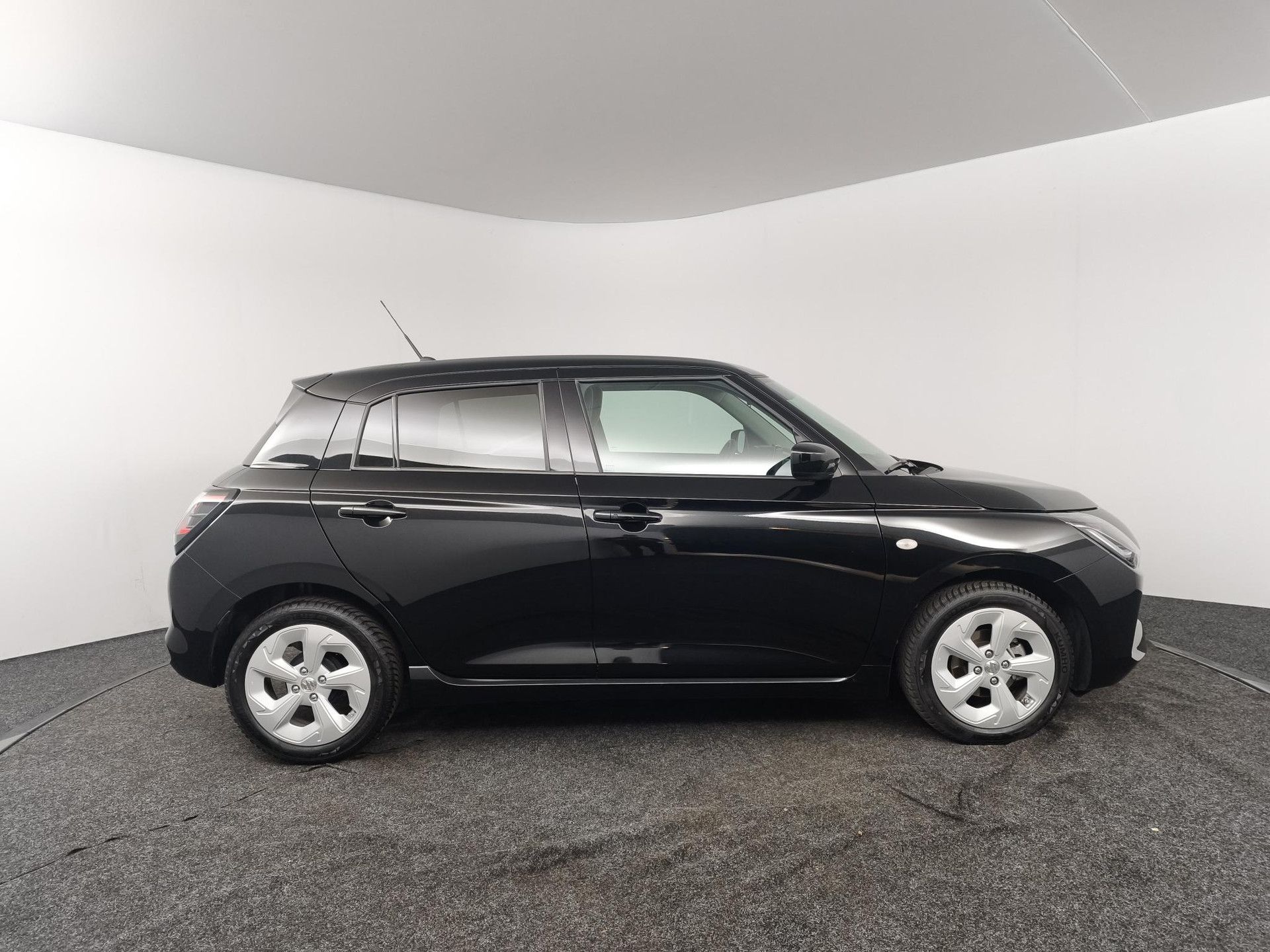 Suzuki Swift met kenteken KVZ-79-B – autofoto 3