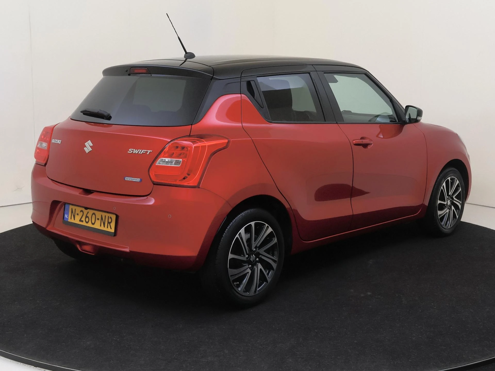 Suzuki Swift met kenteken N-260-NR – autofoto 5