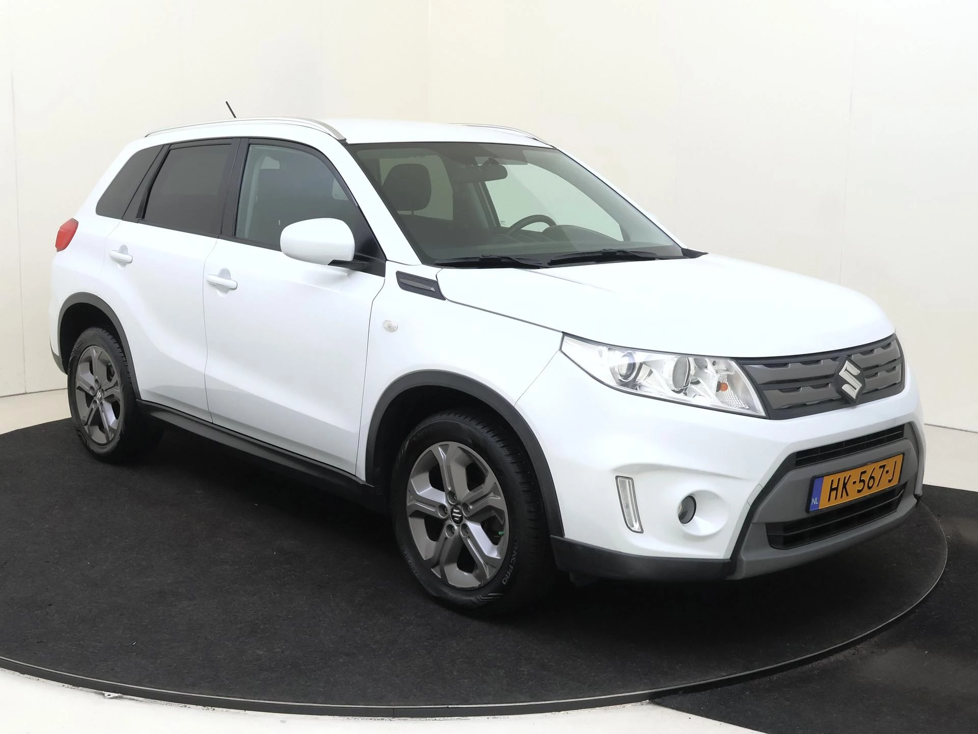 Suzuki Vitara met kenteken 66100 – autofoto 3