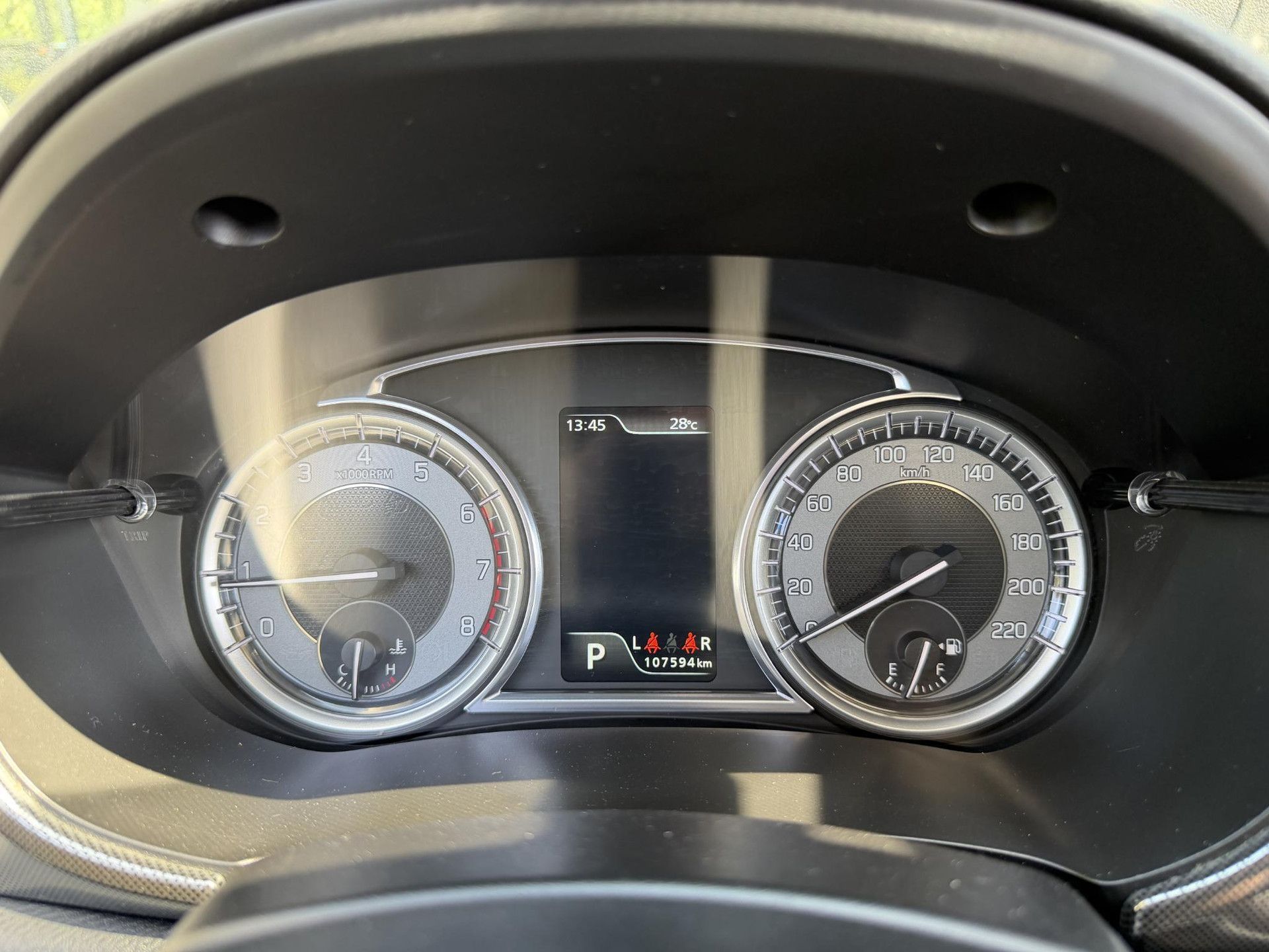 Suzuki Vitara met kenteken KJX-49-F – autofoto 4