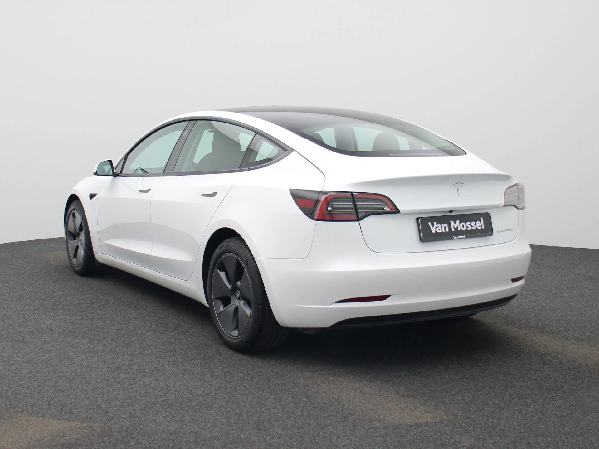 Tesla Model3 – autofoto 3